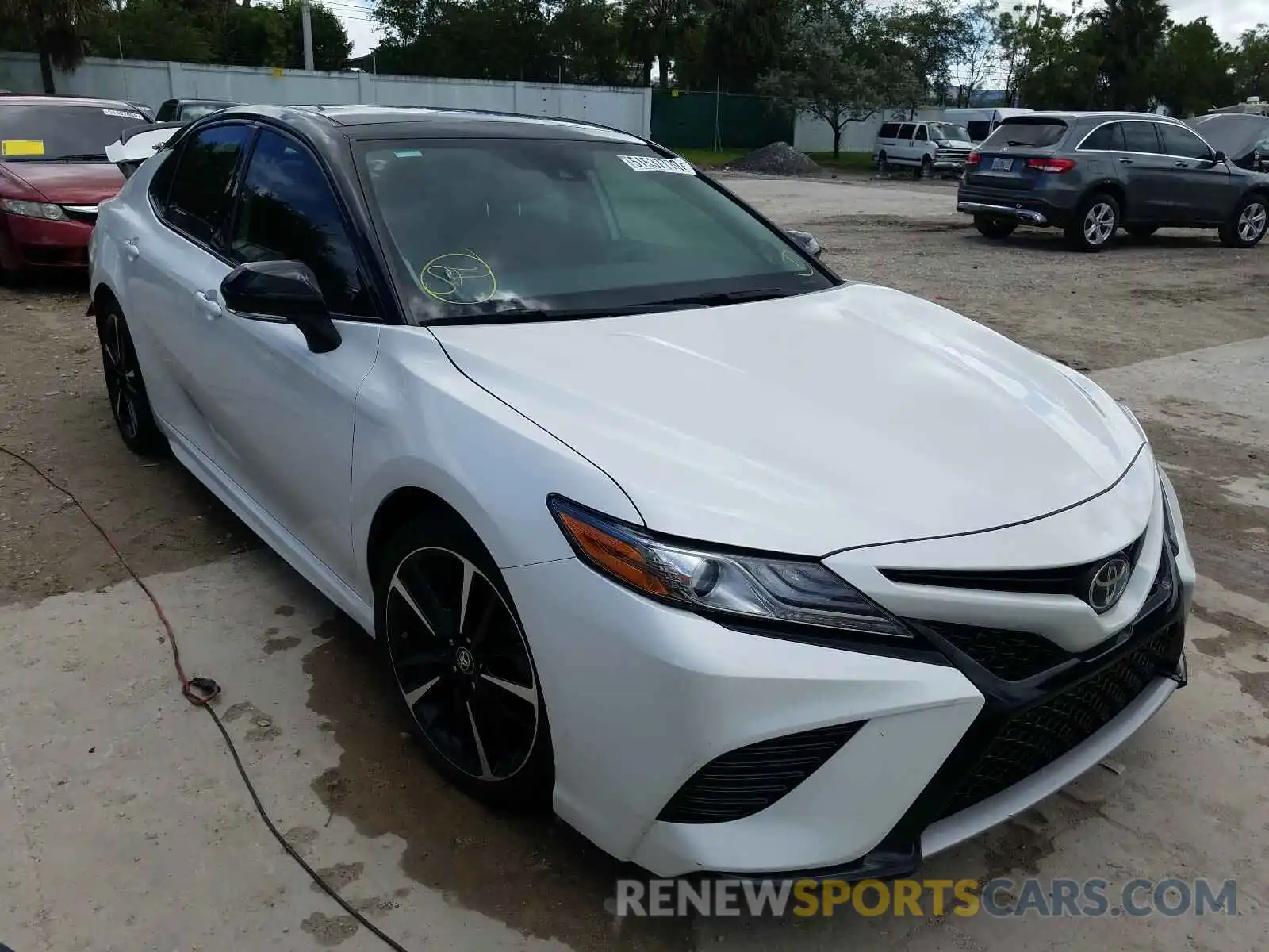 1 Photograph of a damaged car 4T1B61HK7KU200657 TOYOTA CAMRY 2019