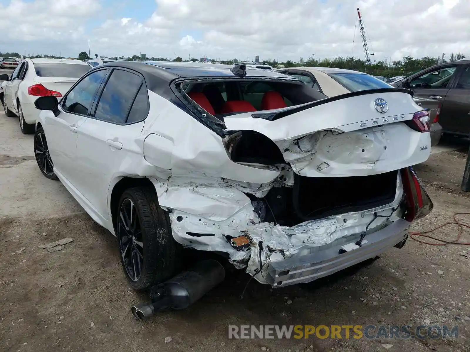 3 Photograph of a damaged car 4T1B61HK7KU200657 TOYOTA CAMRY 2019