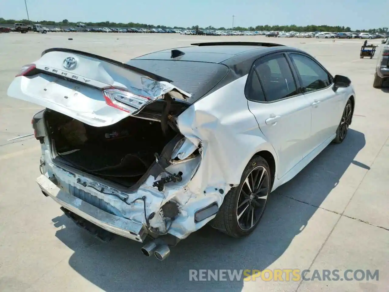 4 Фотография поврежденного автомобиля 4T1B61HK7KU203638 TOYOTA CAMRY 2019