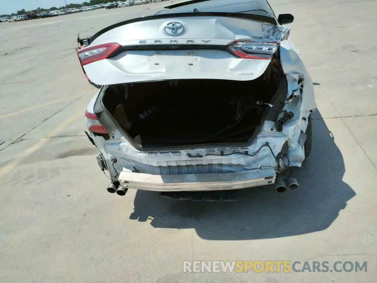 9 Photograph of a damaged car 4T1B61HK7KU203638 TOYOTA CAMRY 2019