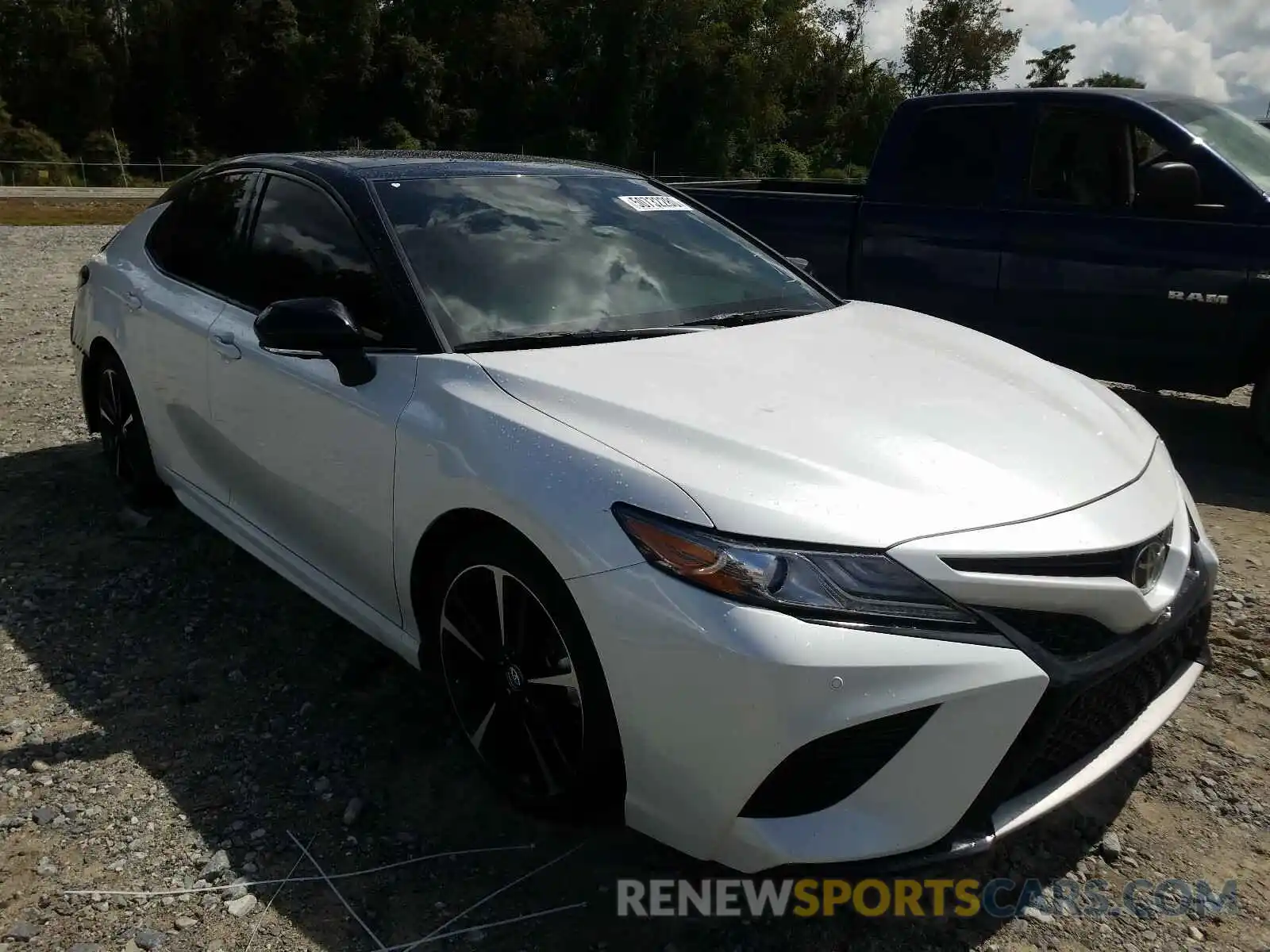 1 Photograph of a damaged car 4T1B61HK7KU206474 TOYOTA CAMRY 2019