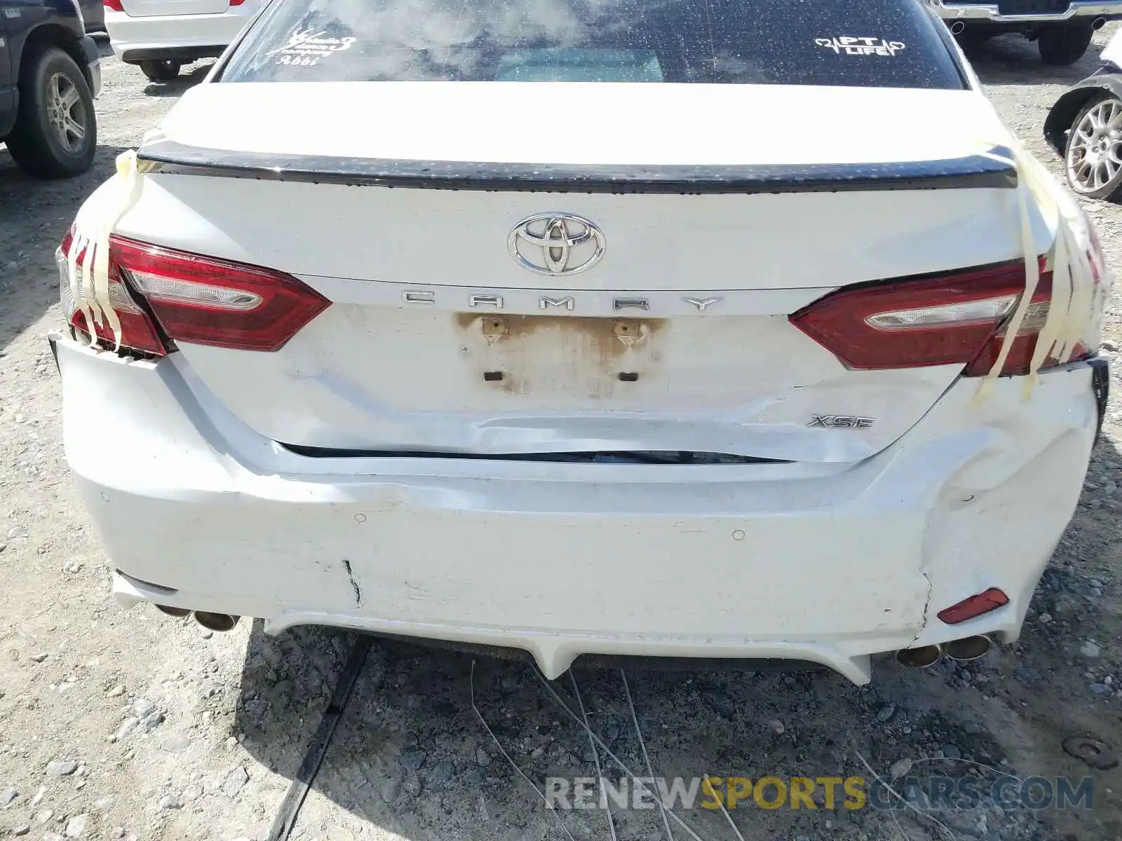 9 Photograph of a damaged car 4T1B61HK7KU206474 TOYOTA CAMRY 2019