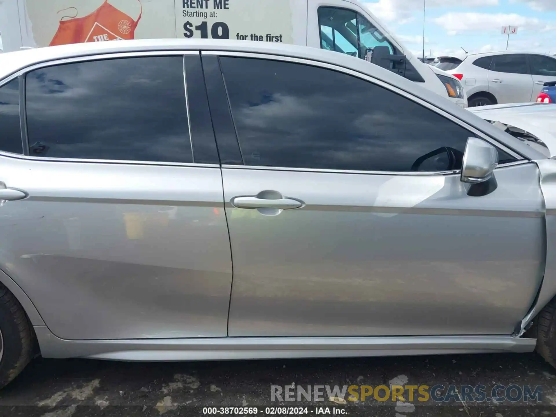 13 Photograph of a damaged car 4T1B61HK7KU207706 TOYOTA CAMRY 2019