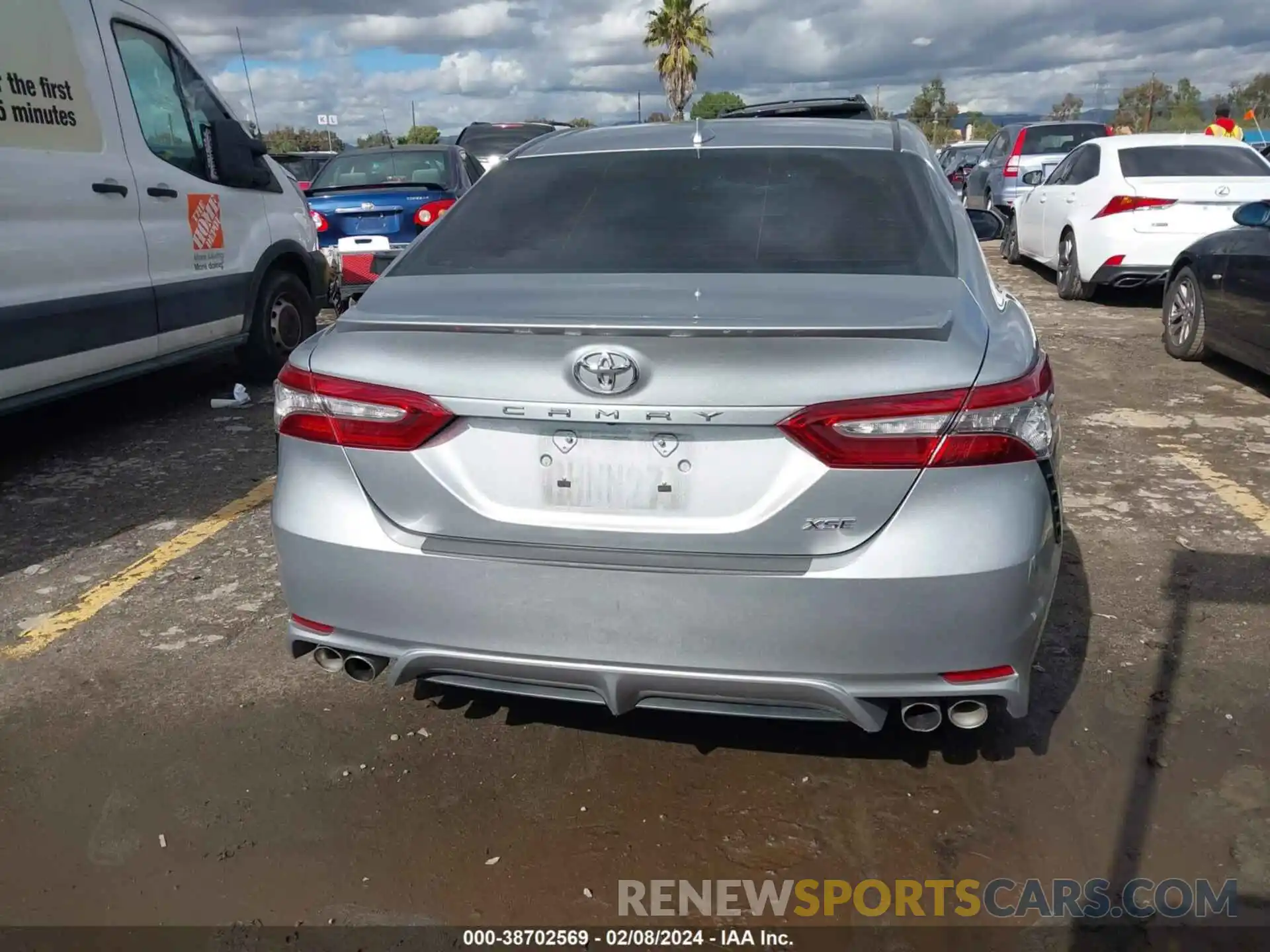 16 Photograph of a damaged car 4T1B61HK7KU207706 TOYOTA CAMRY 2019