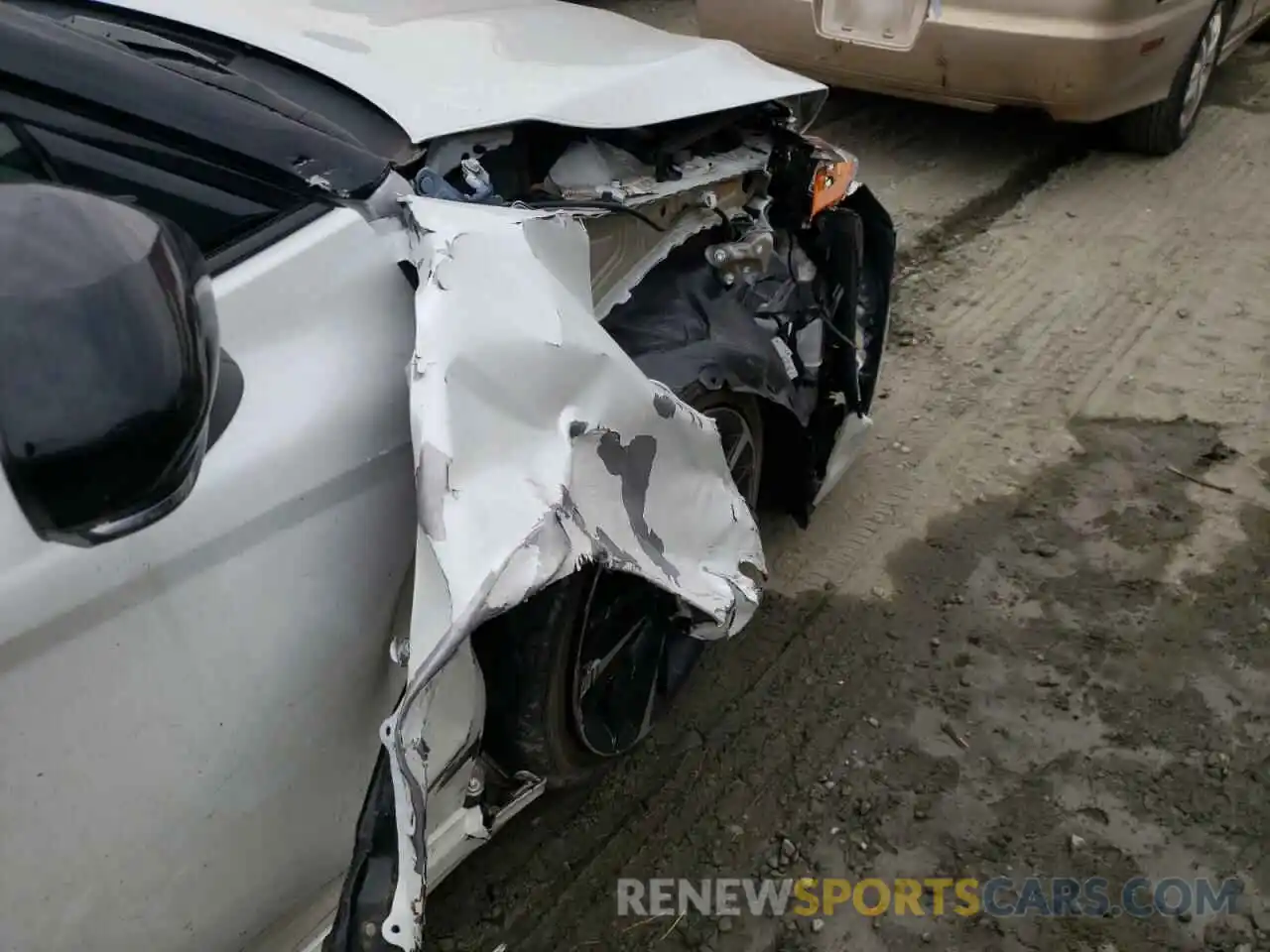 9 Photograph of a damaged car 4T1B61HK7KU209701 TOYOTA CAMRY 2019