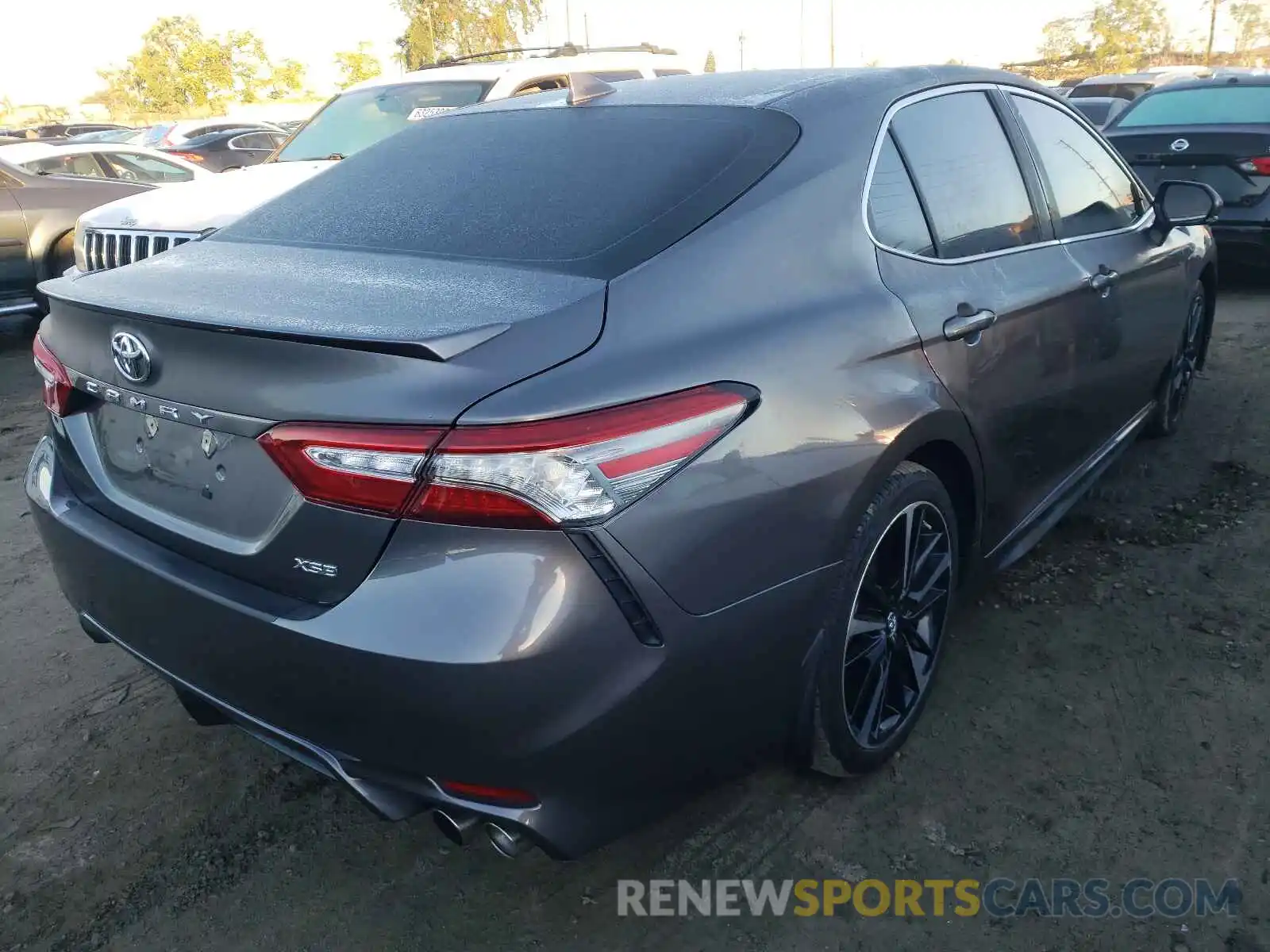 4 Photograph of a damaged car 4T1B61HK7KU220522 TOYOTA CAMRY 2019