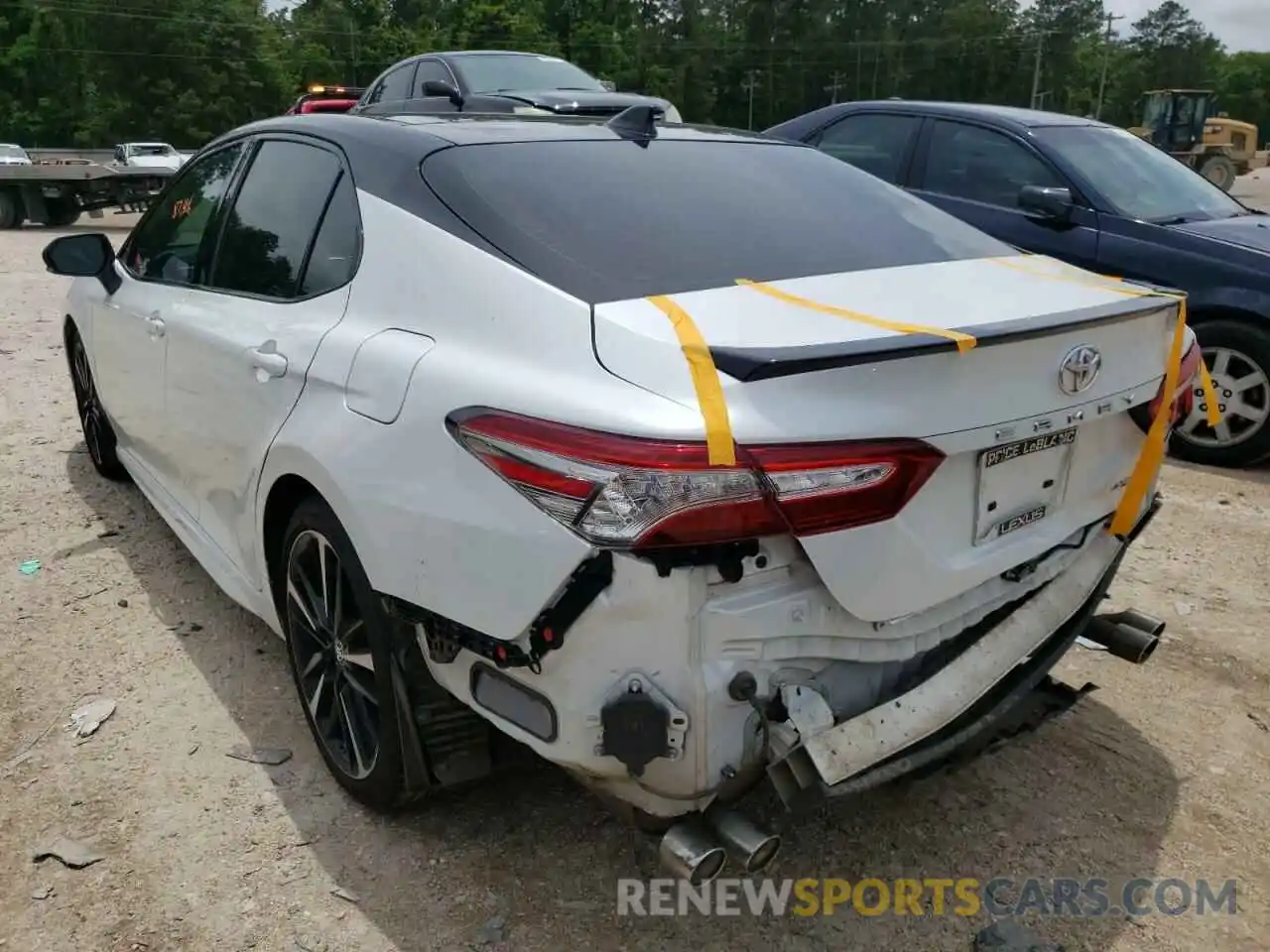 3 Photograph of a damaged car 4T1B61HK7KU229544 TOYOTA CAMRY 2019