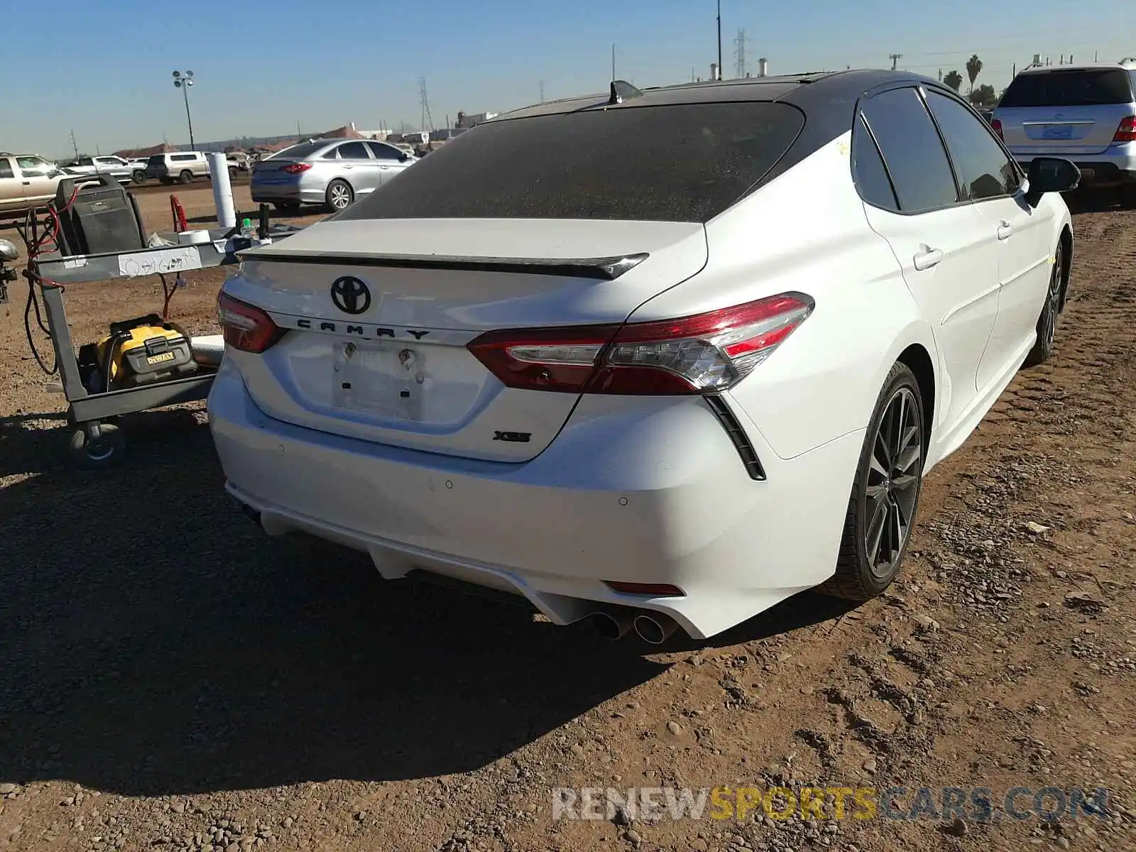 4 Photograph of a damaged car 4T1B61HK7KU229995 TOYOTA CAMRY 2019