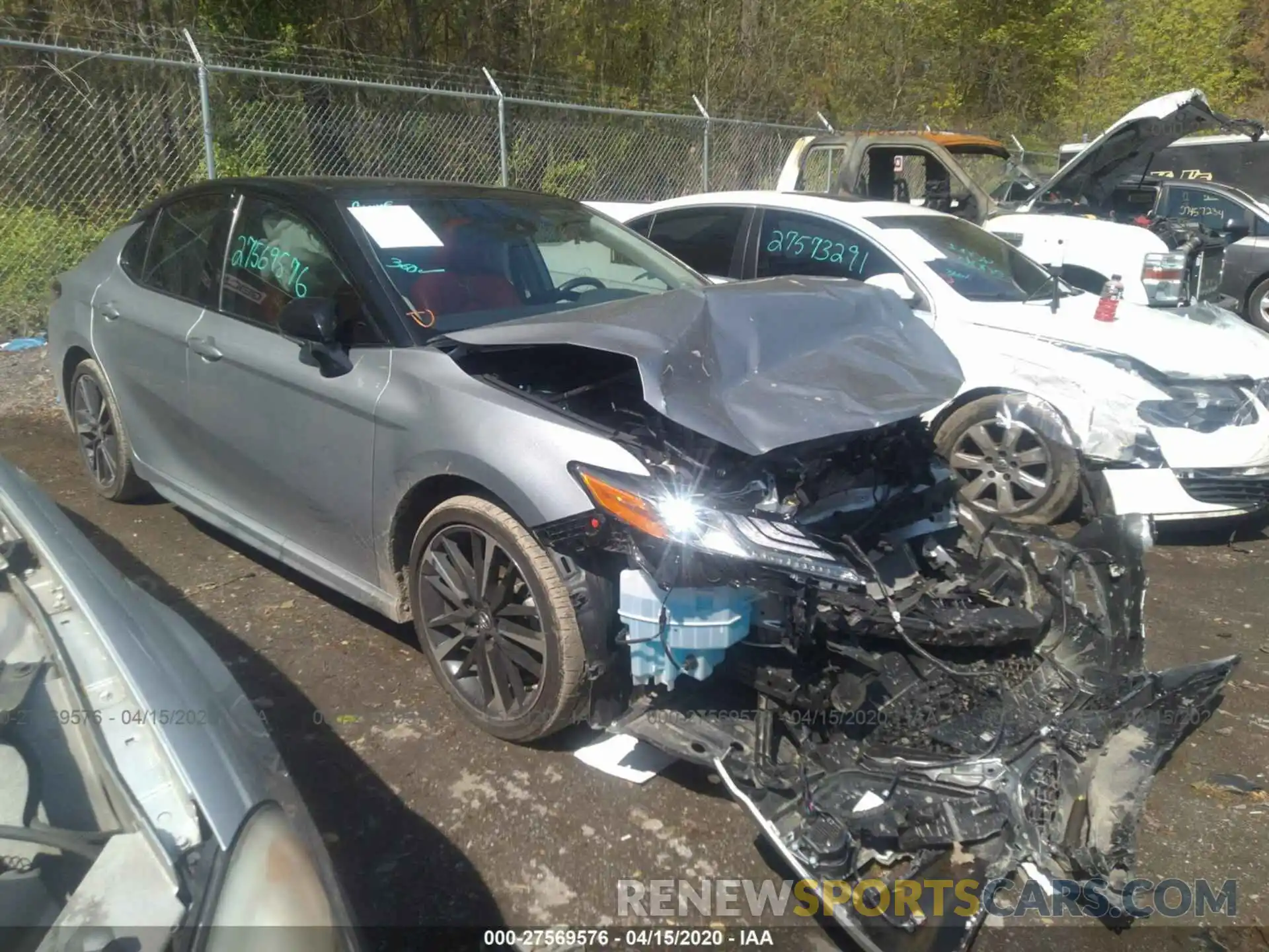 1 Photograph of a damaged car 4T1B61HK7KU239474 TOYOTA CAMRY 2019