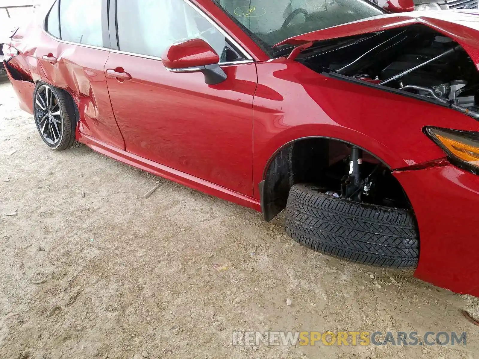 9 Photograph of a damaged car 4T1B61HK7KU253942 TOYOTA CAMRY 2019