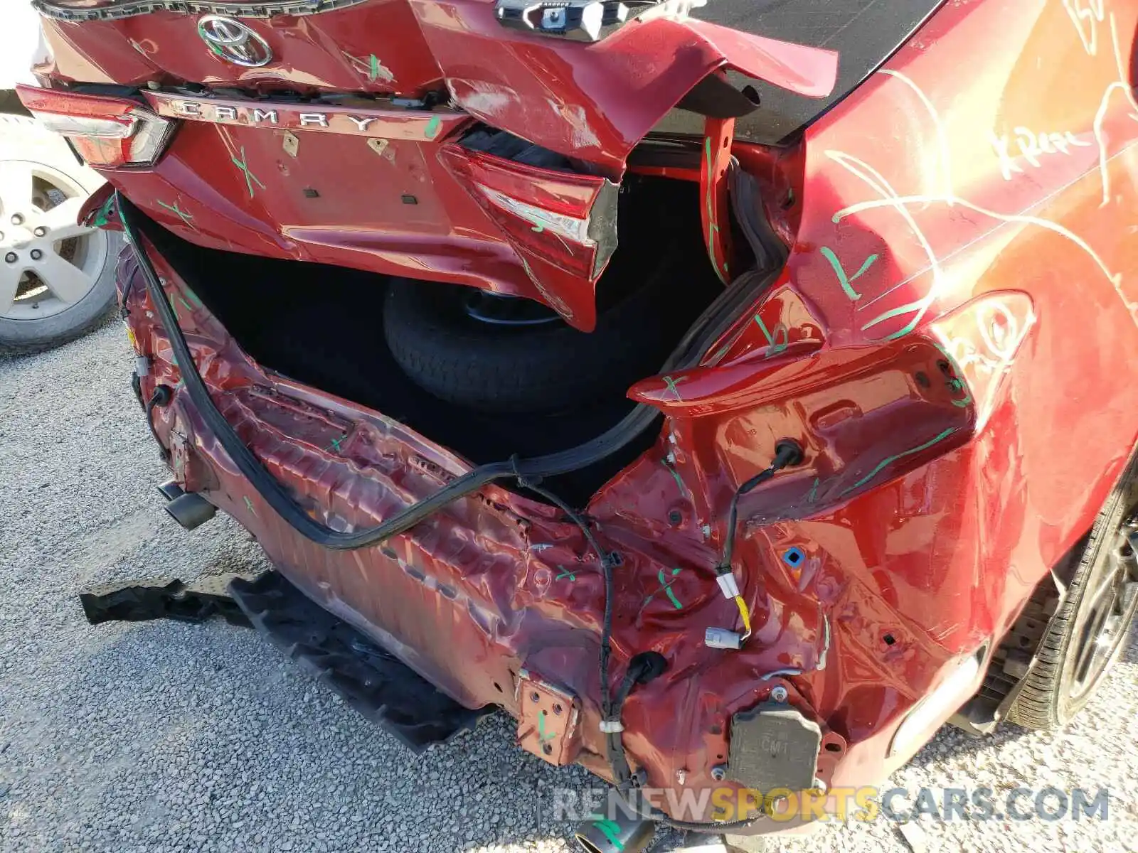 9 Photograph of a damaged car 4T1B61HK7KU255447 TOYOTA CAMRY 2019