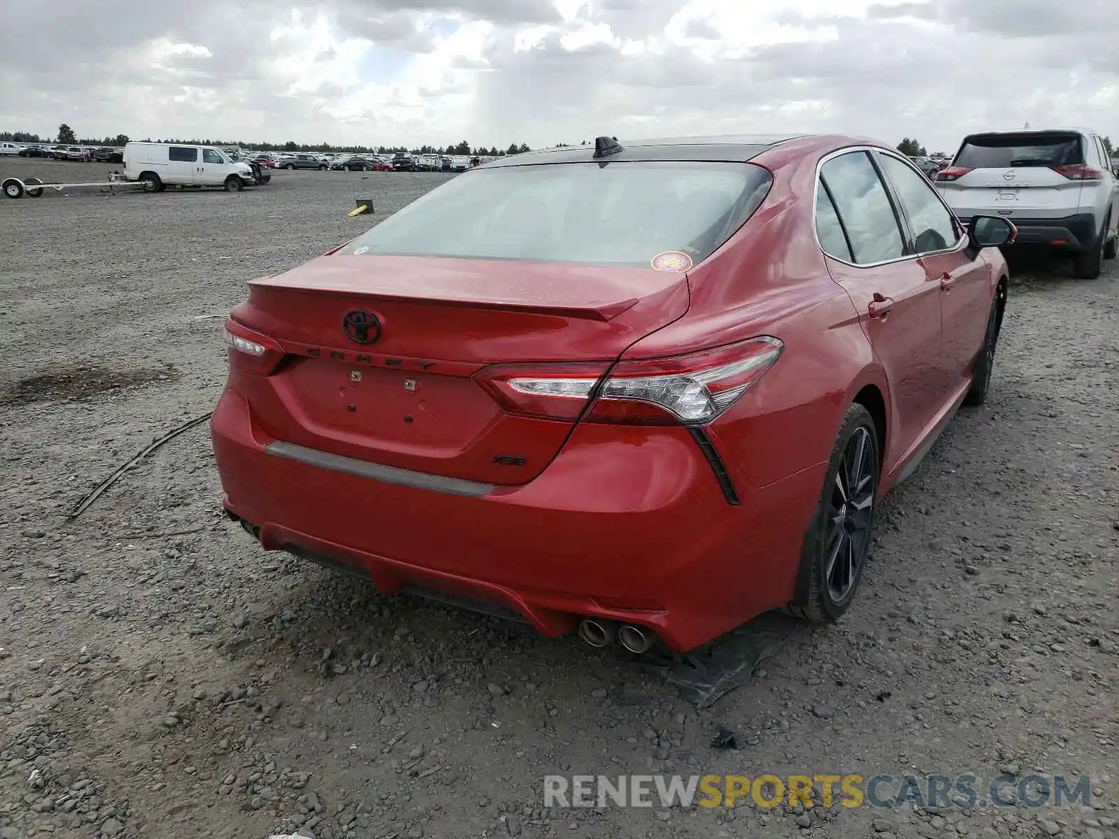 4 Photograph of a damaged car 4T1B61HK7KU257893 TOYOTA CAMRY 2019