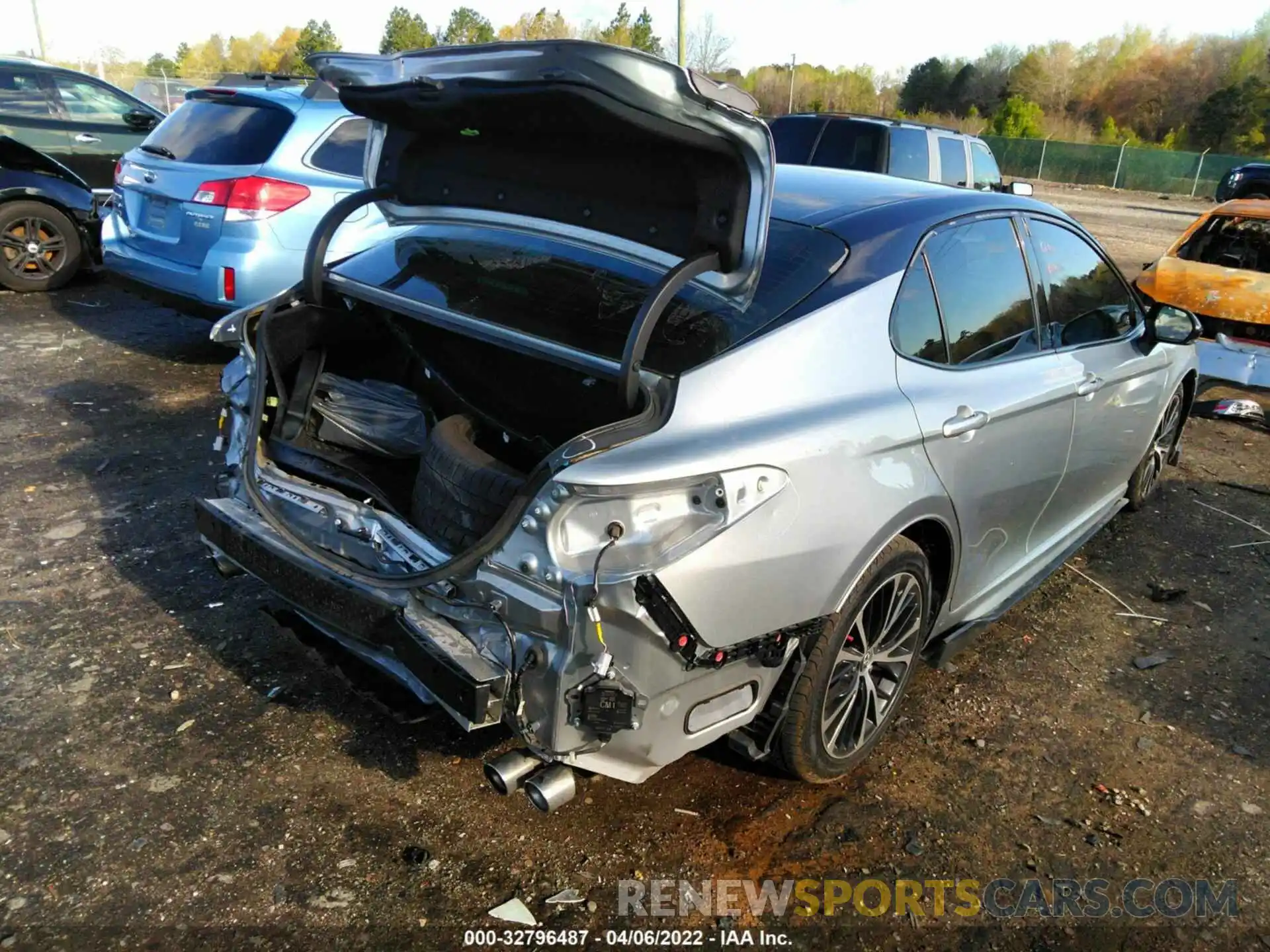 4 Фотография поврежденного автомобиля 4T1B61HK7KU259286 TOYOTA CAMRY 2019