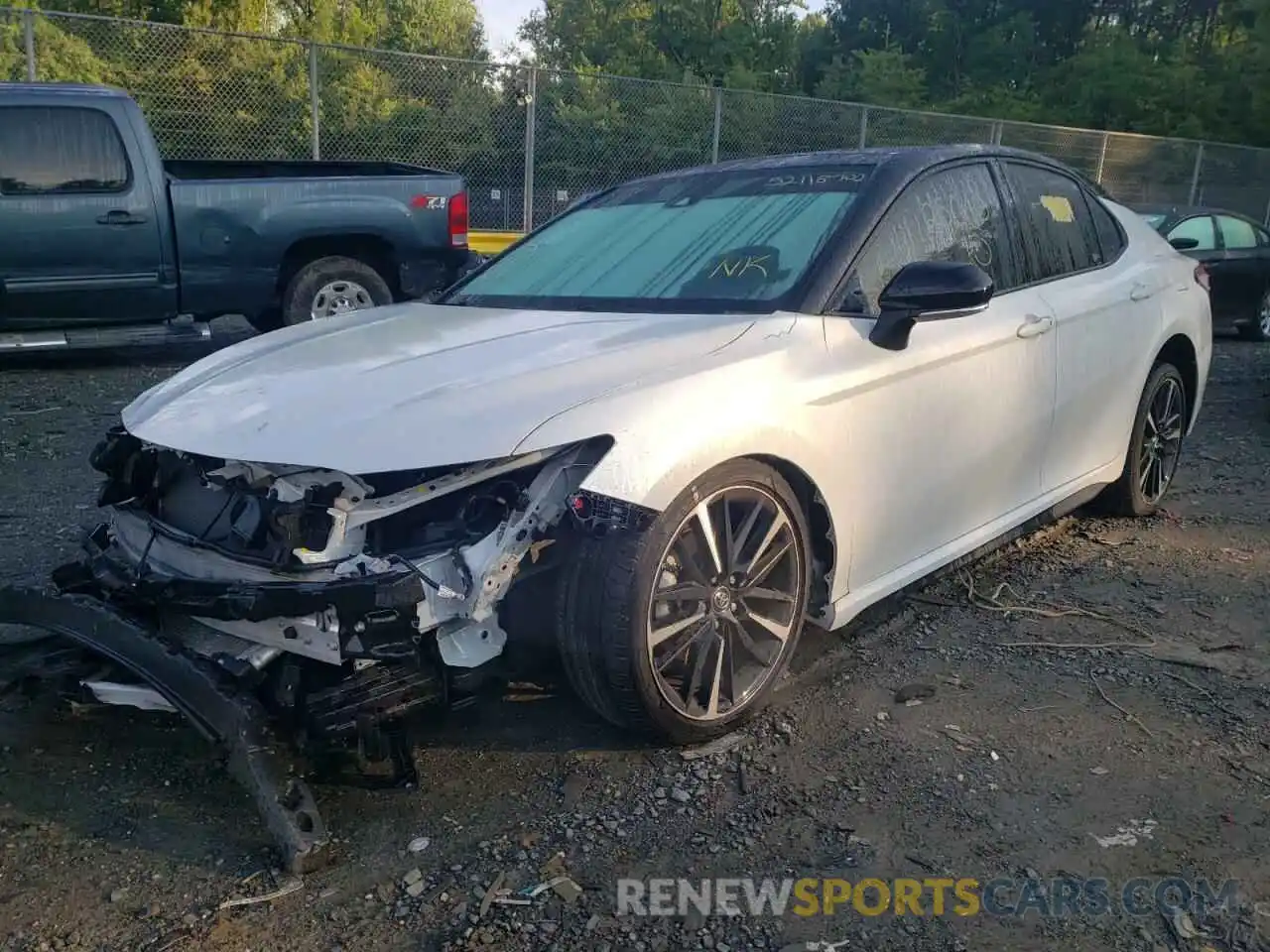 2 Photograph of a damaged car 4T1B61HK7KU270224 TOYOTA CAMRY 2019