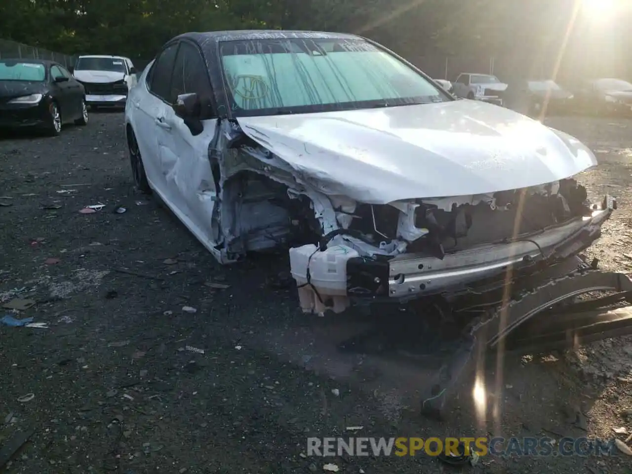 9 Photograph of a damaged car 4T1B61HK7KU270224 TOYOTA CAMRY 2019