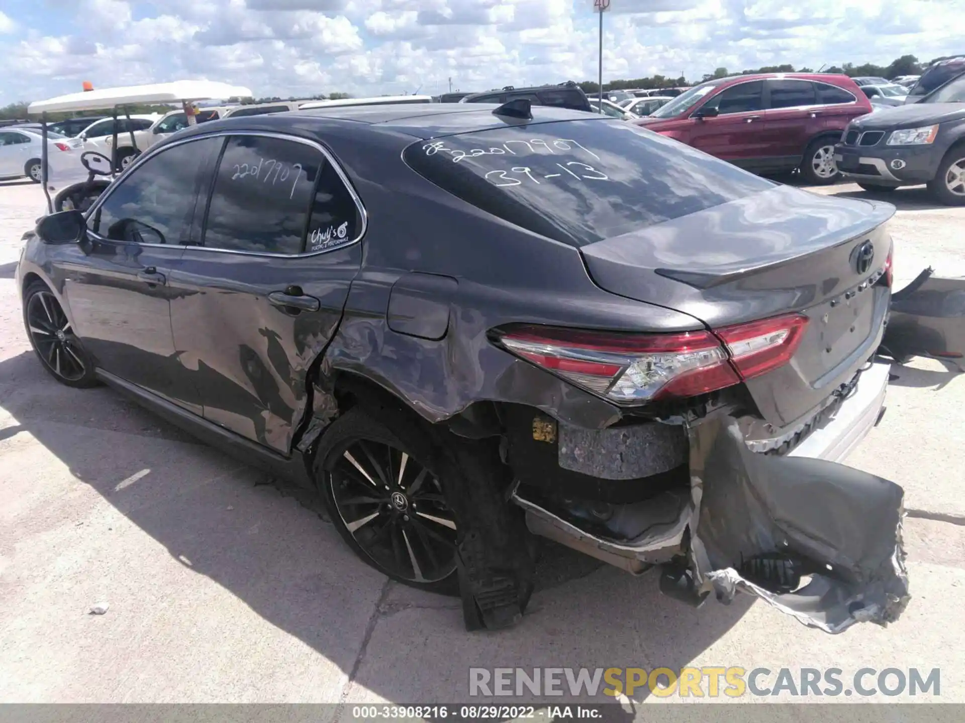 3 Photograph of a damaged car 4T1B61HK7KU276542 TOYOTA CAMRY 2019