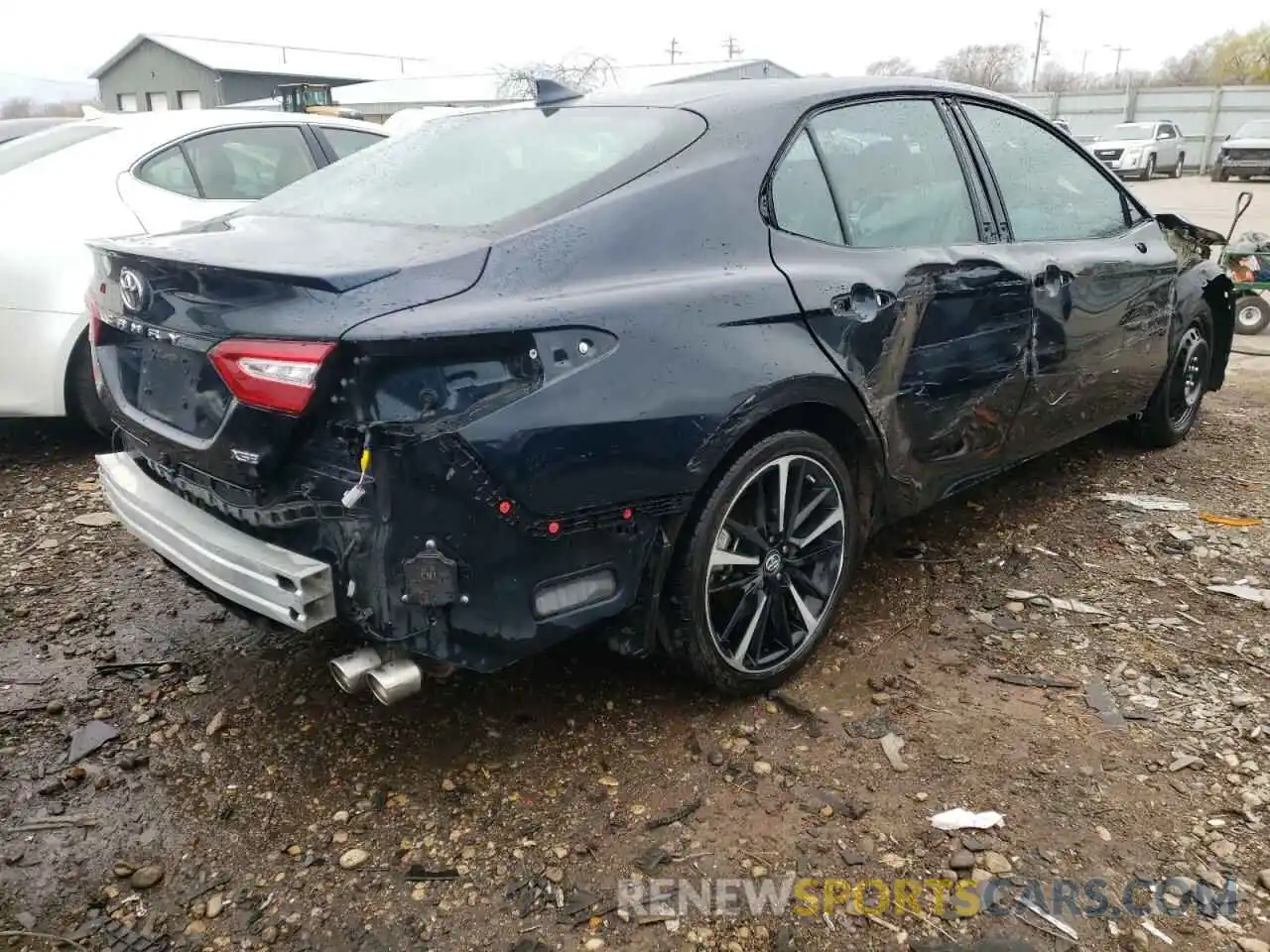 4 Photograph of a damaged car 4T1B61HK7KU276735 TOYOTA CAMRY 2019