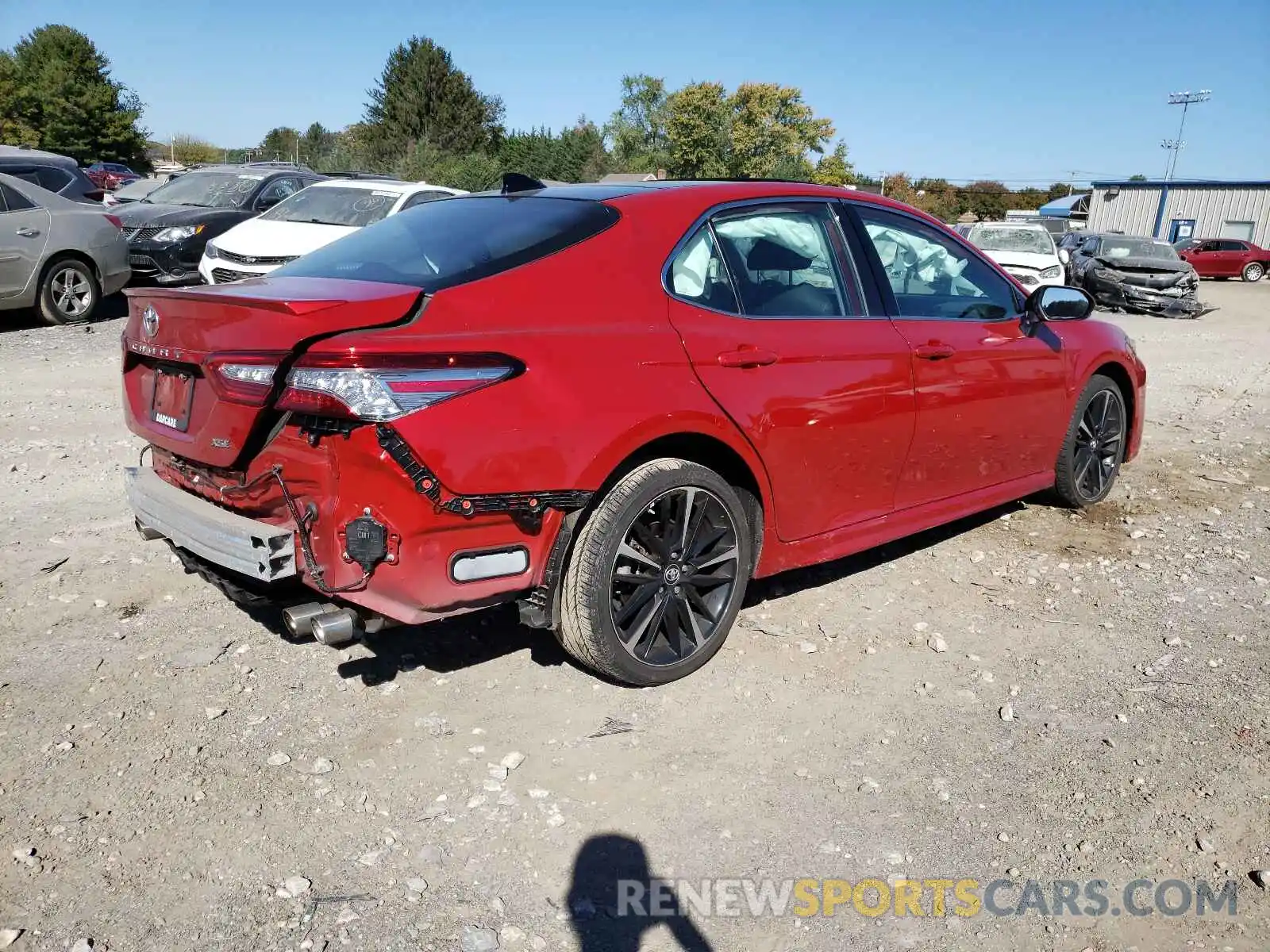 4 Photograph of a damaged car 4T1B61HK7KU279070 TOYOTA CAMRY 2019