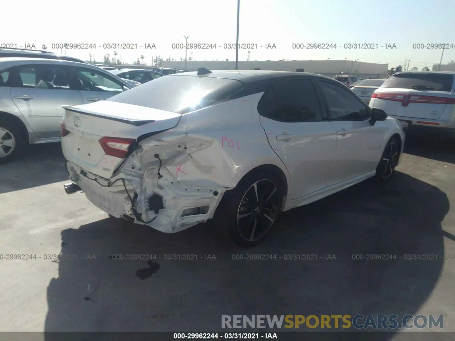 4 Photograph of a damaged car 4T1B61HK7KU282311 TOYOTA CAMRY 2019