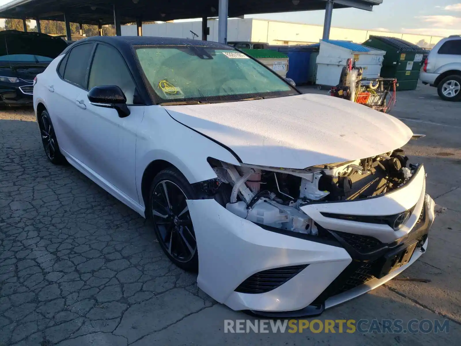 1 Photograph of a damaged car 4T1B61HK7KU283670 TOYOTA CAMRY 2019