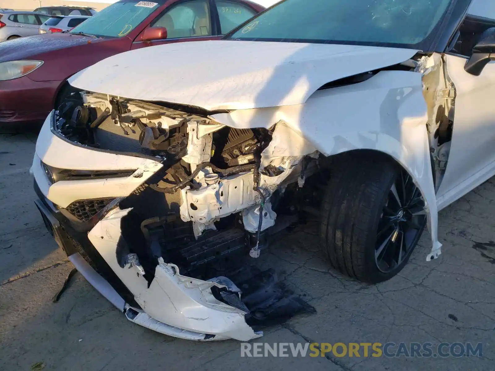 9 Photograph of a damaged car 4T1B61HK7KU283670 TOYOTA CAMRY 2019