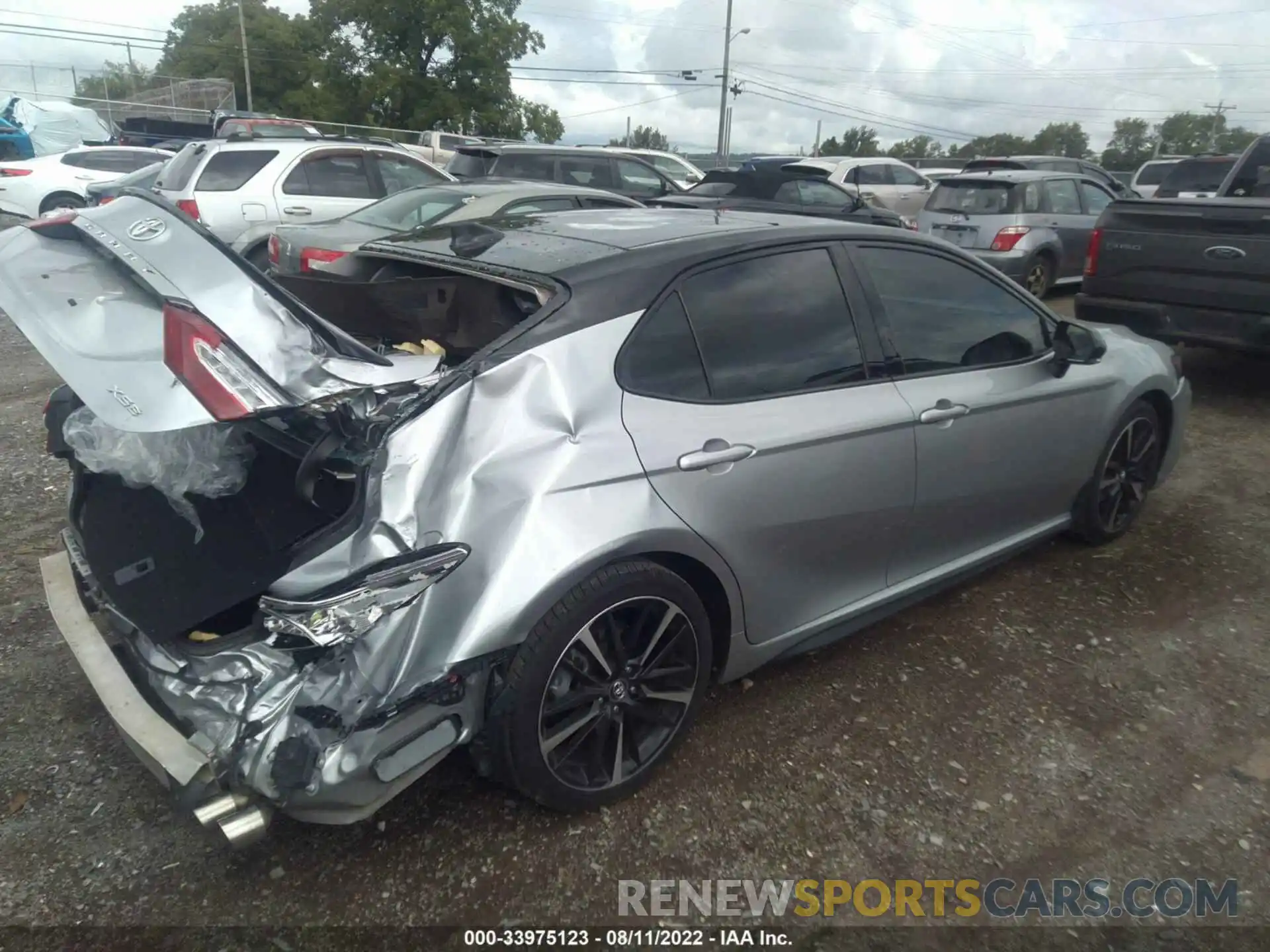 4 Photograph of a damaged car 4T1B61HK7KU286004 TOYOTA CAMRY 2019