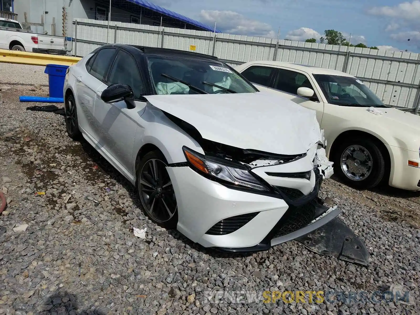 1 Photograph of a damaged car 4T1B61HK7KU287105 TOYOTA CAMRY 2019