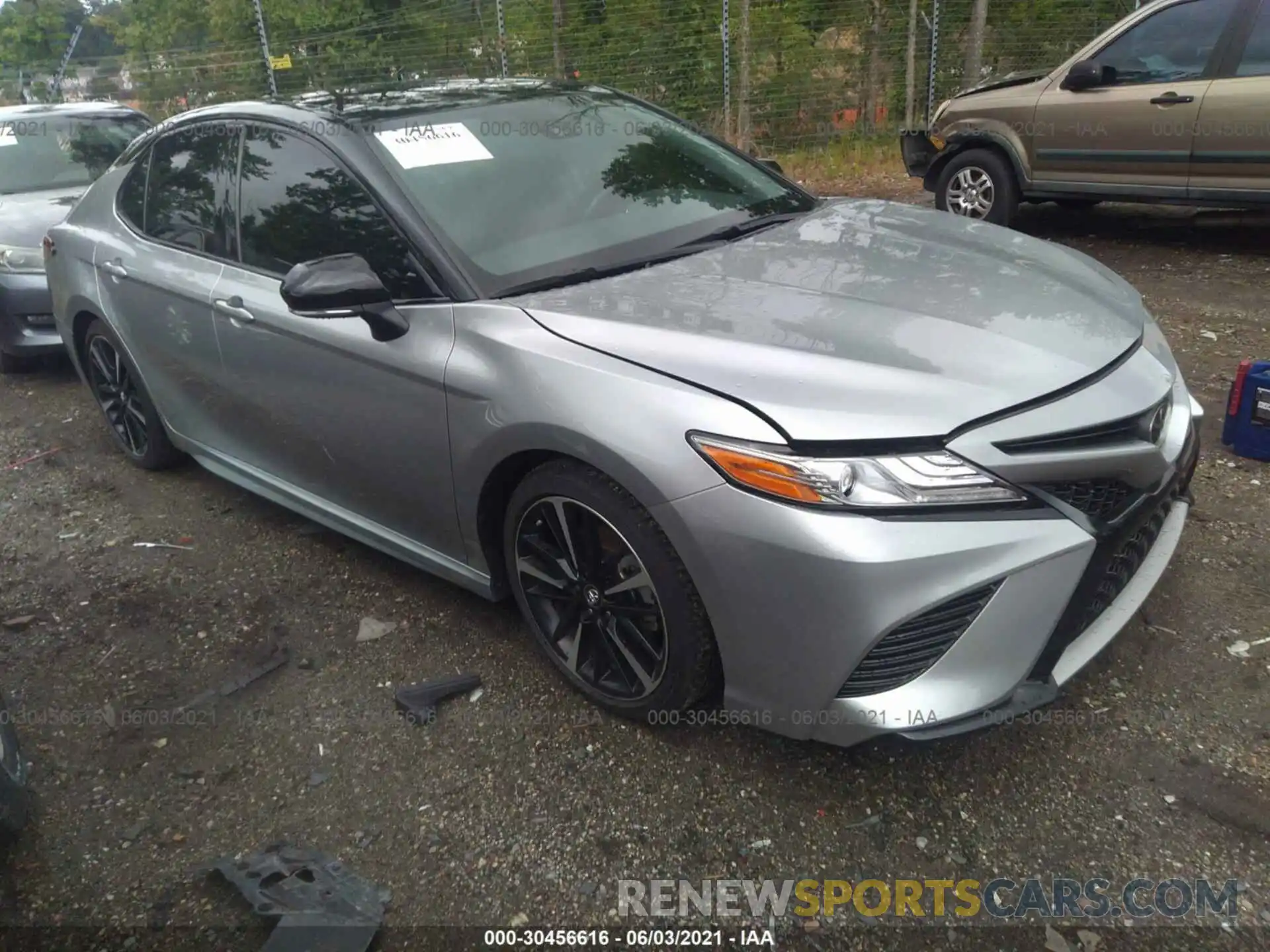 1 Photograph of a damaged car 4T1B61HK7KU289873 TOYOTA CAMRY 2019