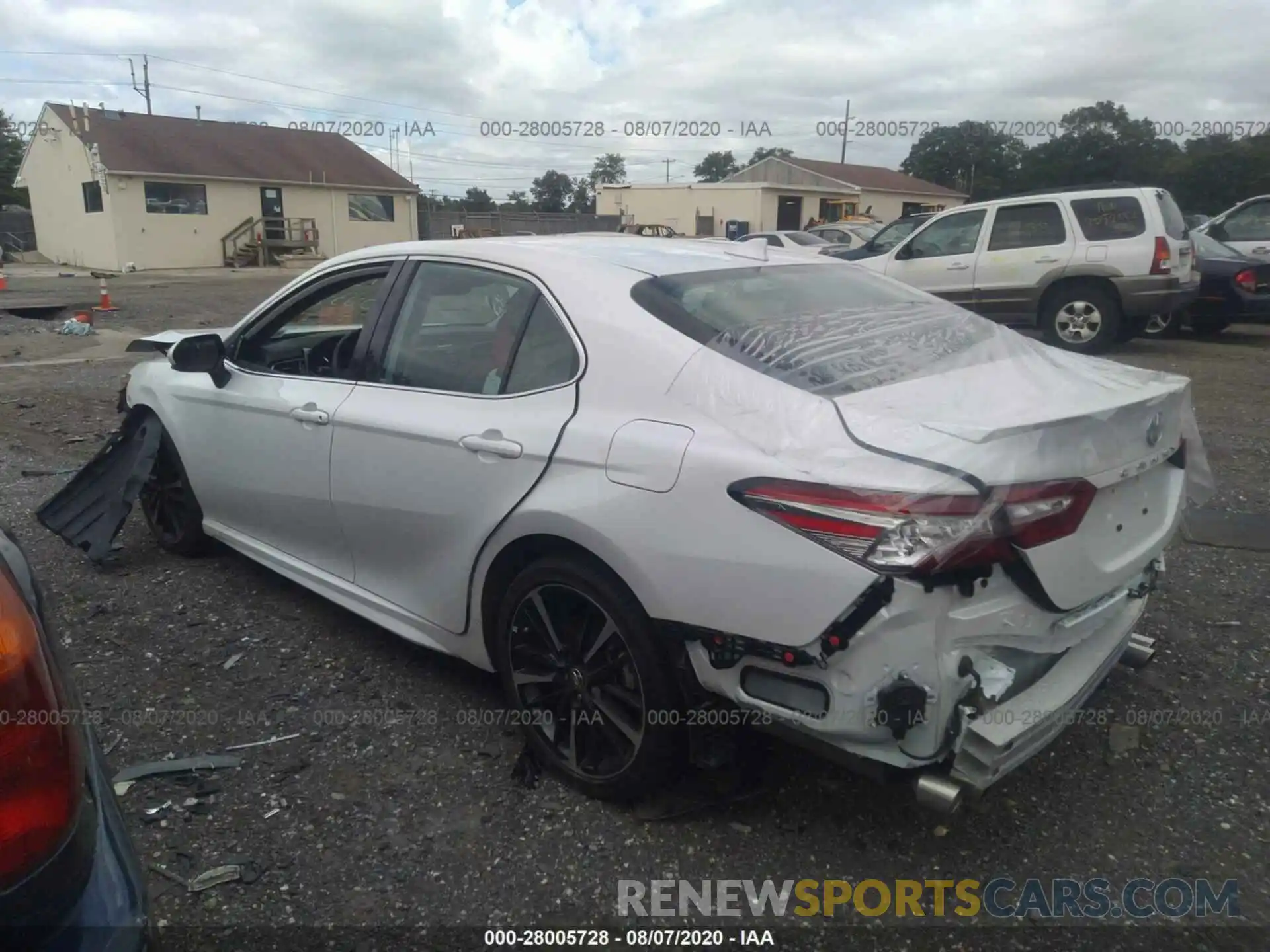 3 Photograph of a damaged car 4T1B61HK7KU687598 TOYOTA CAMRY 2019