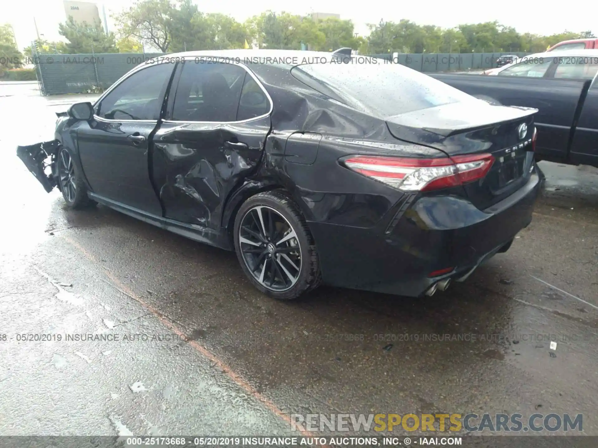 3 Photograph of a damaged car 4T1B61HK7KU698939 TOYOTA CAMRY 2019