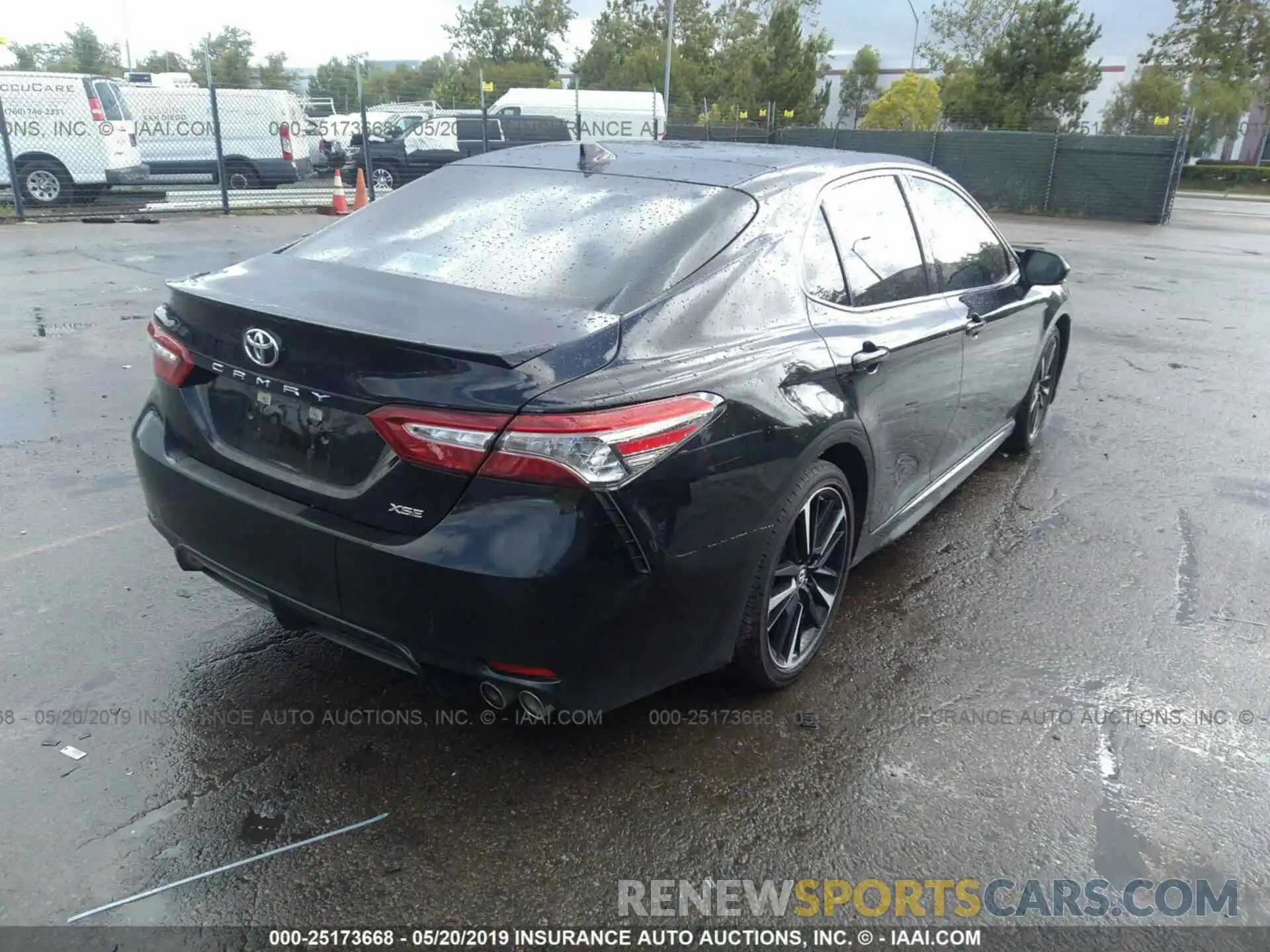 4 Photograph of a damaged car 4T1B61HK7KU698939 TOYOTA CAMRY 2019