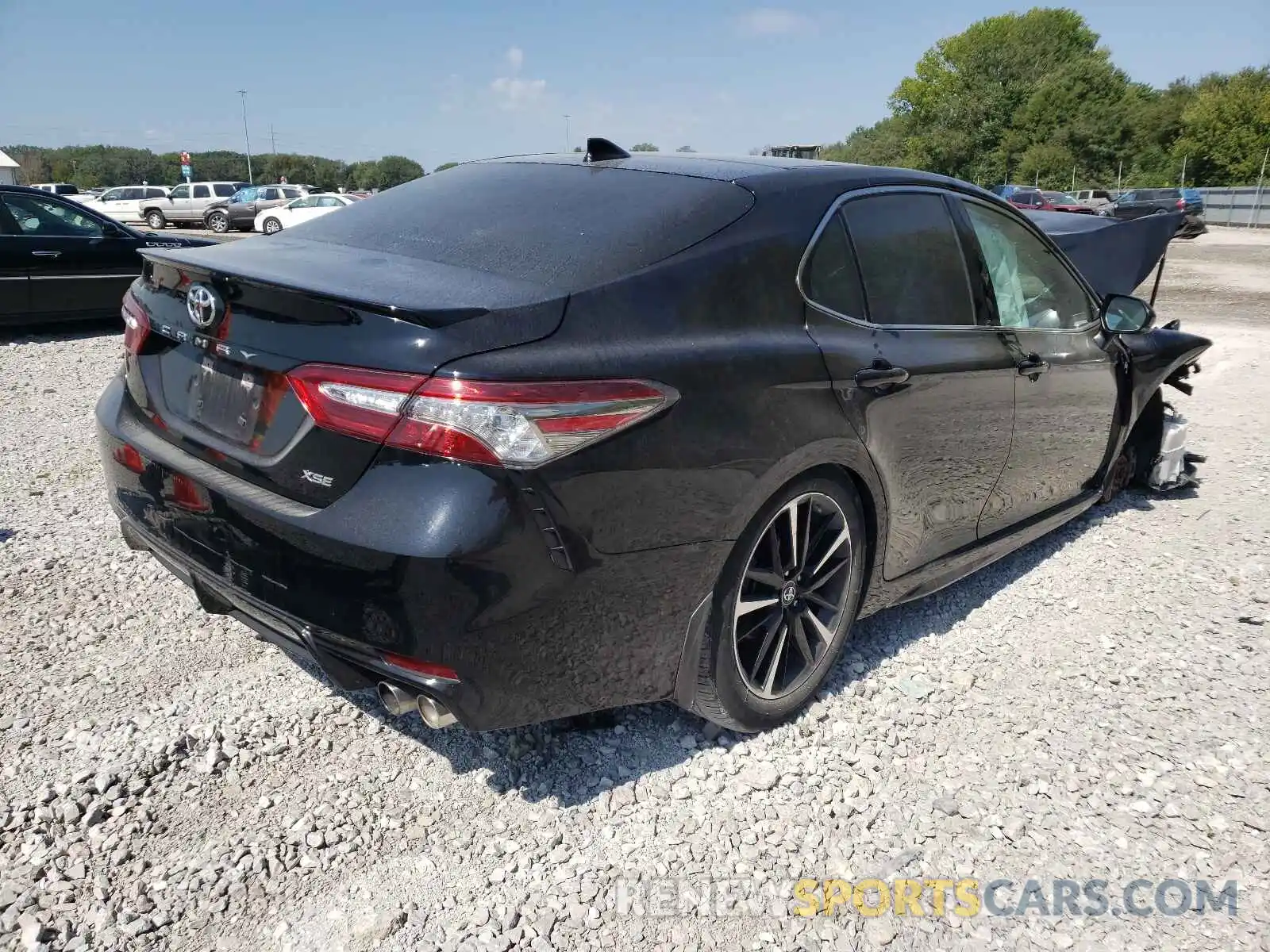 4 Photograph of a damaged car 4T1B61HK7KU703752 TOYOTA CAMRY 2019