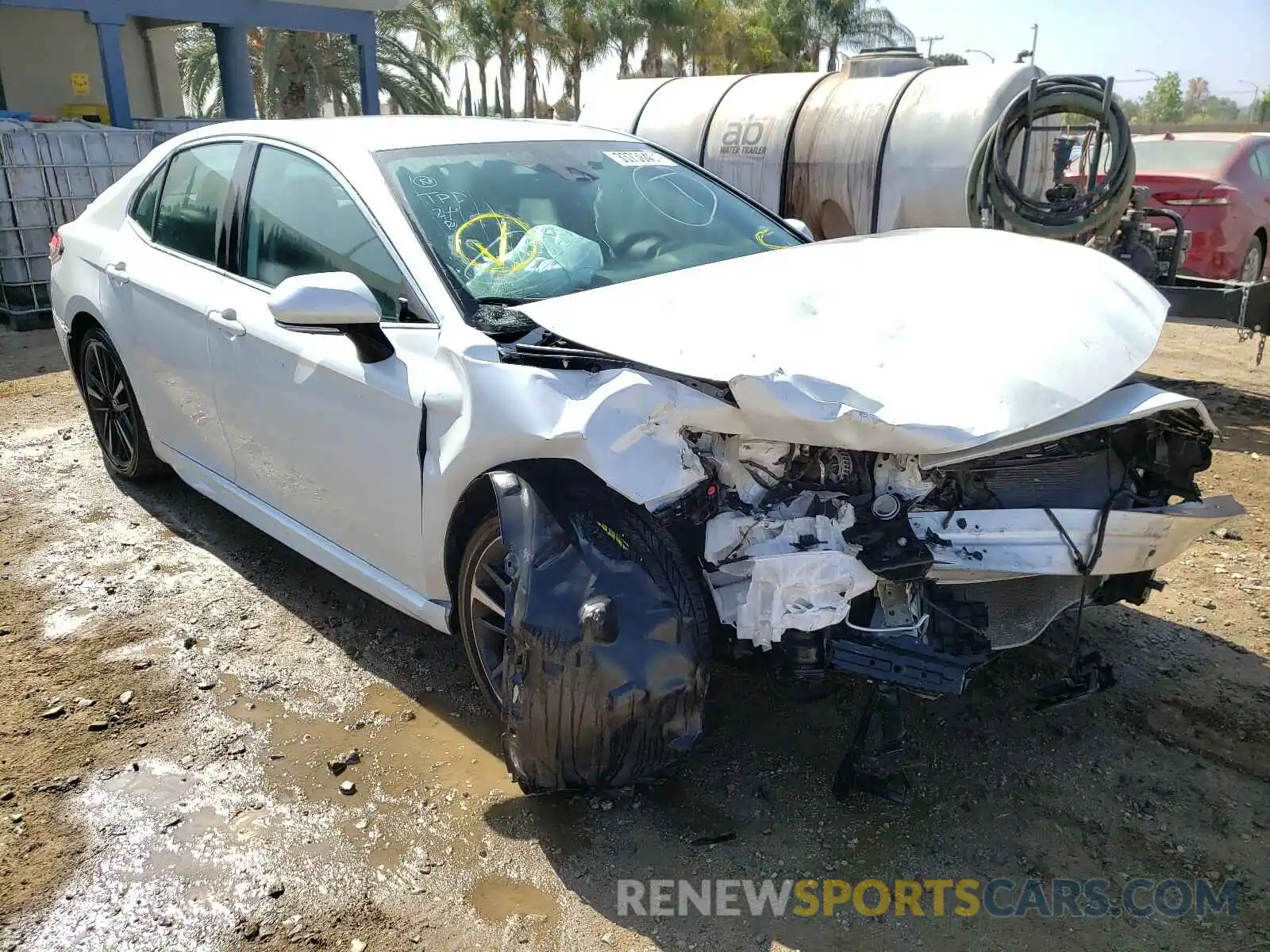 1 Photograph of a damaged car 4T1B61HK7KU705128 TOYOTA CAMRY 2019