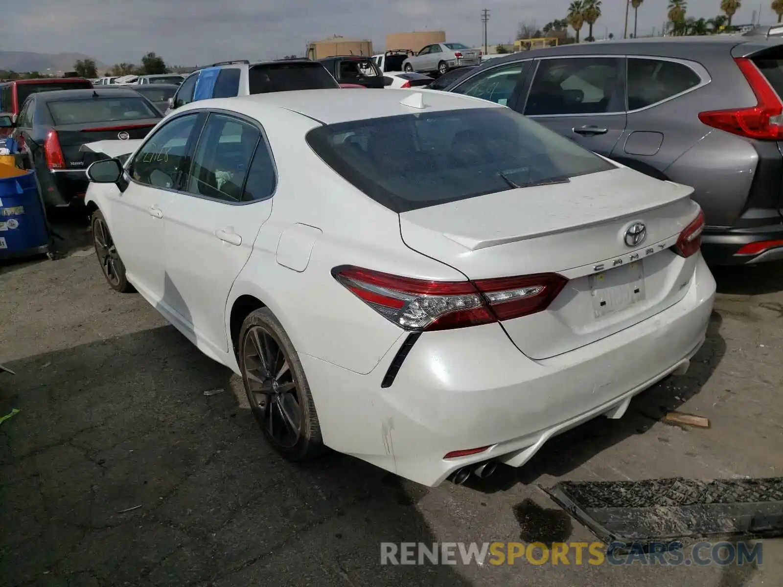 3 Photograph of a damaged car 4T1B61HK7KU705128 TOYOTA CAMRY 2019