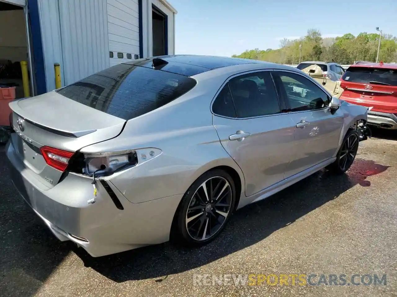 3 Photograph of a damaged car 4T1B61HK7KU712239 TOYOTA CAMRY 2019