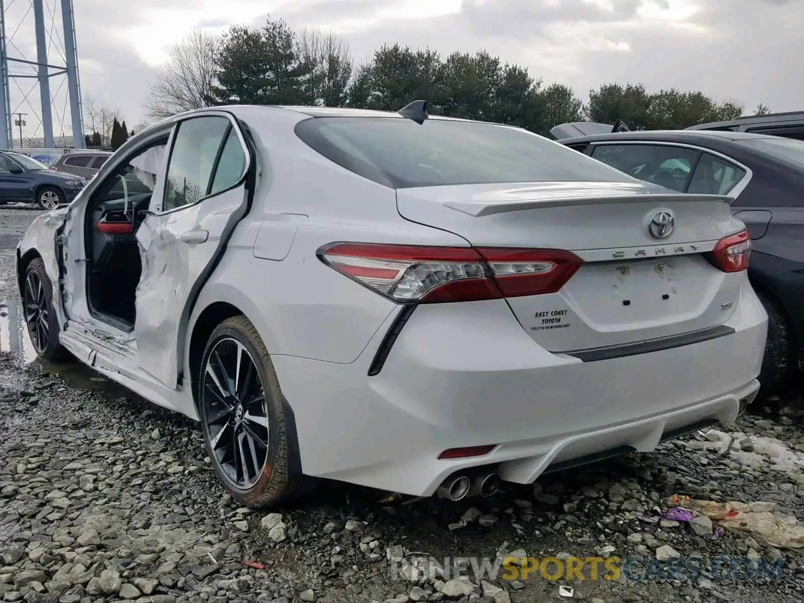 3 Photograph of a damaged car 4T1B61HK7KU717831 TOYOTA CAMRY 2019