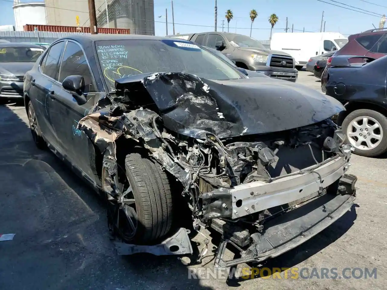 1 Photograph of a damaged car 4T1B61HK7KU718090 TOYOTA CAMRY 2019