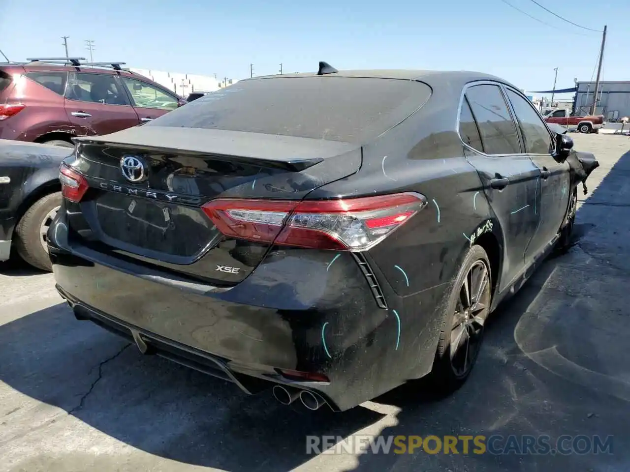 4 Photograph of a damaged car 4T1B61HK7KU718090 TOYOTA CAMRY 2019