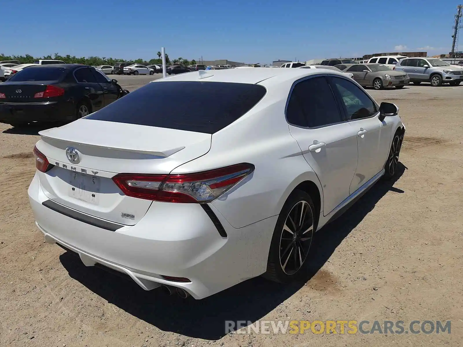 4 Photograph of a damaged car 4T1B61HK7KU739960 TOYOTA CAMRY 2019