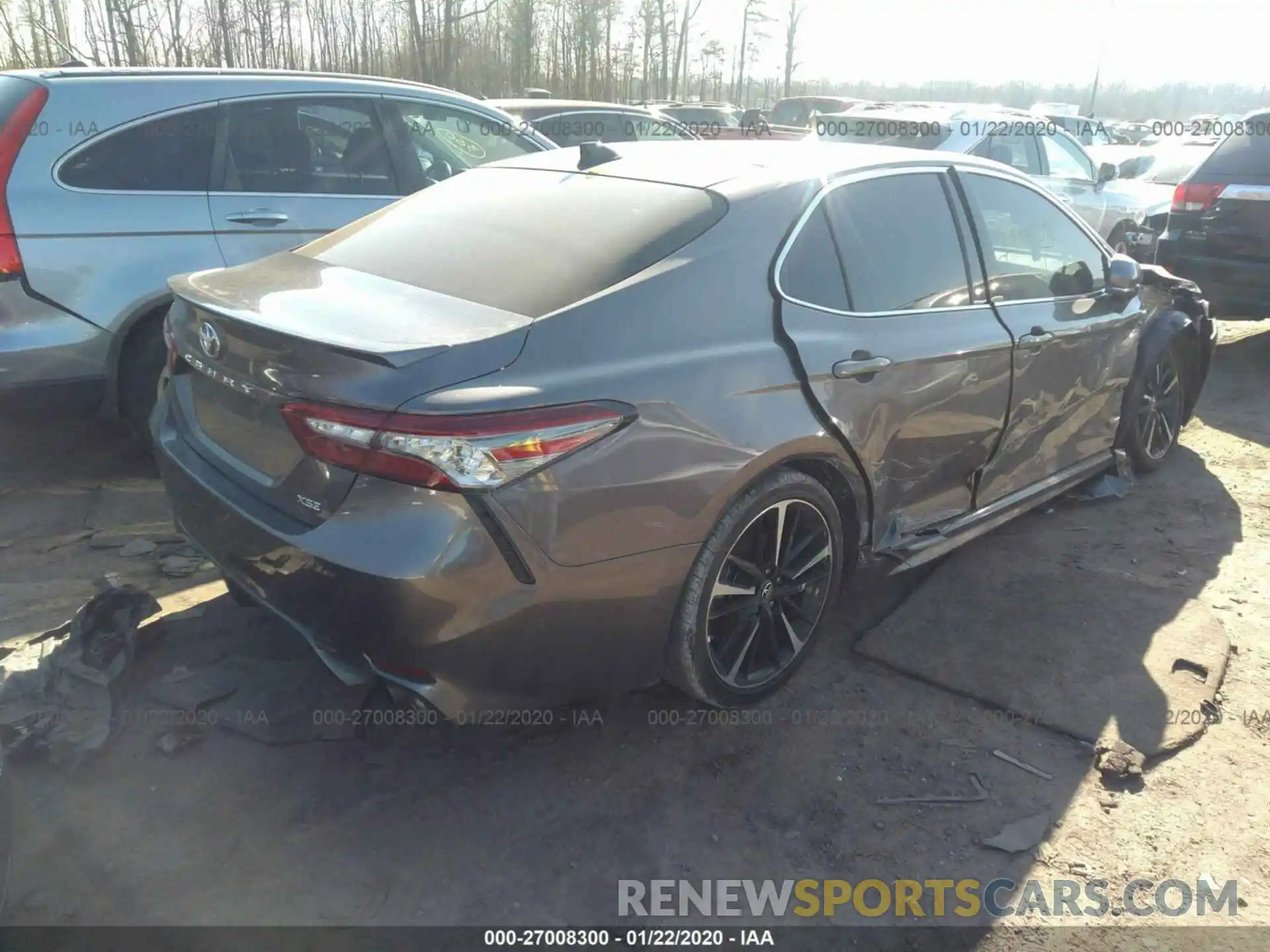 4 Photograph of a damaged car 4T1B61HK7KU741675 TOYOTA CAMRY 2019