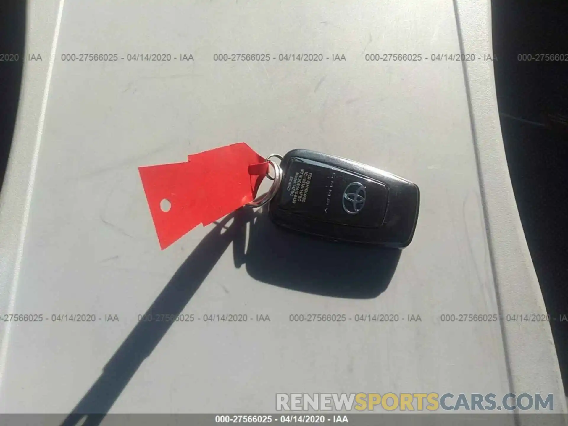 11 Photograph of a damaged car 4T1B61HK7KU744995 TOYOTA CAMRY 2019