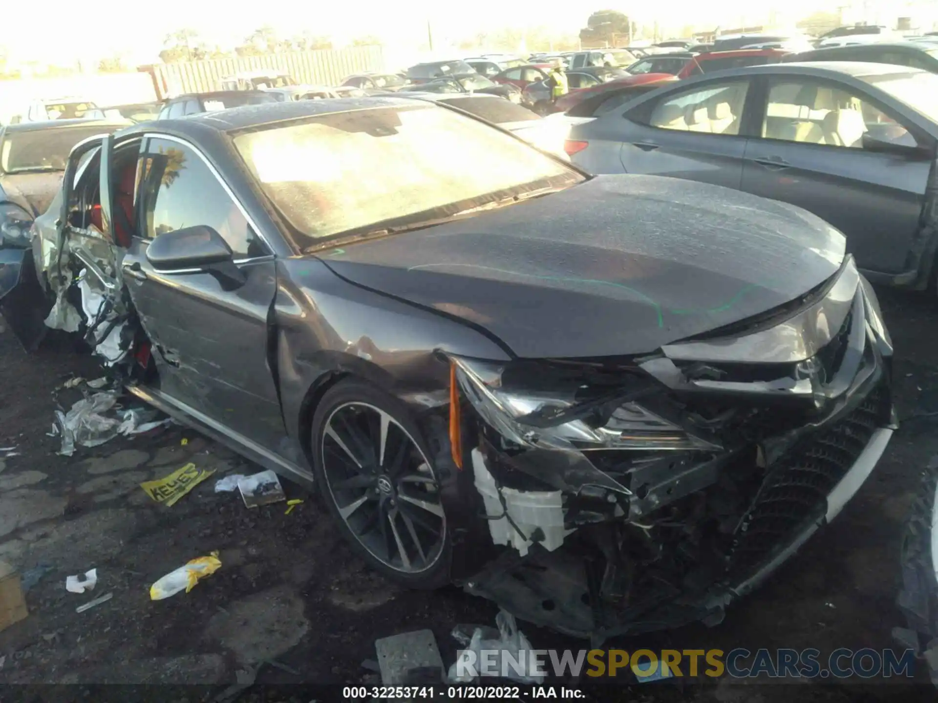 1 Photograph of a damaged car 4T1B61HK7KU769007 TOYOTA CAMRY 2019