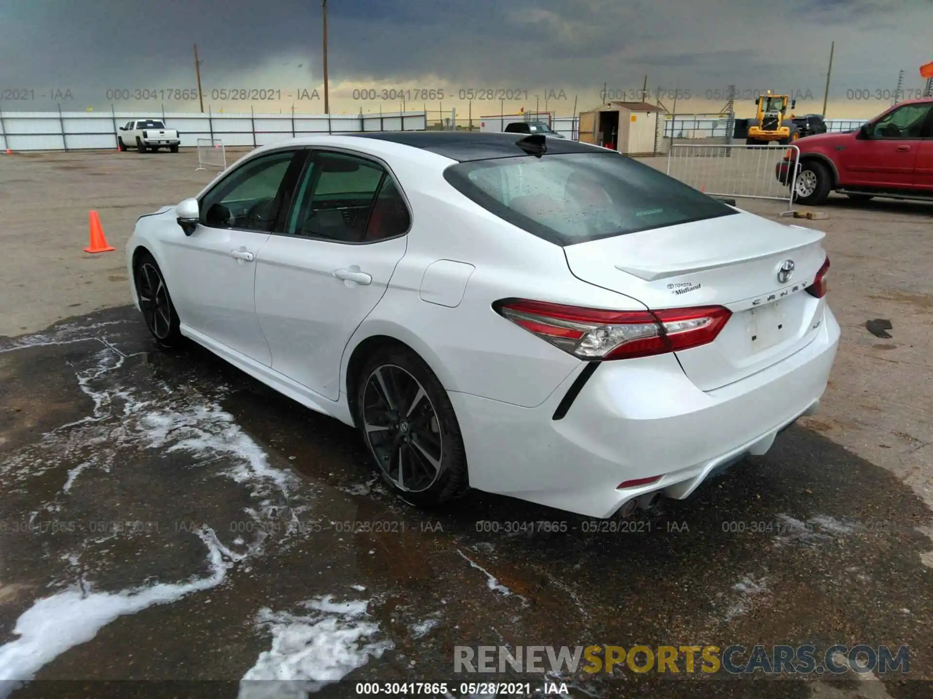 3 Photograph of a damaged car 4T1B61HK7KU769900 TOYOTA CAMRY 2019