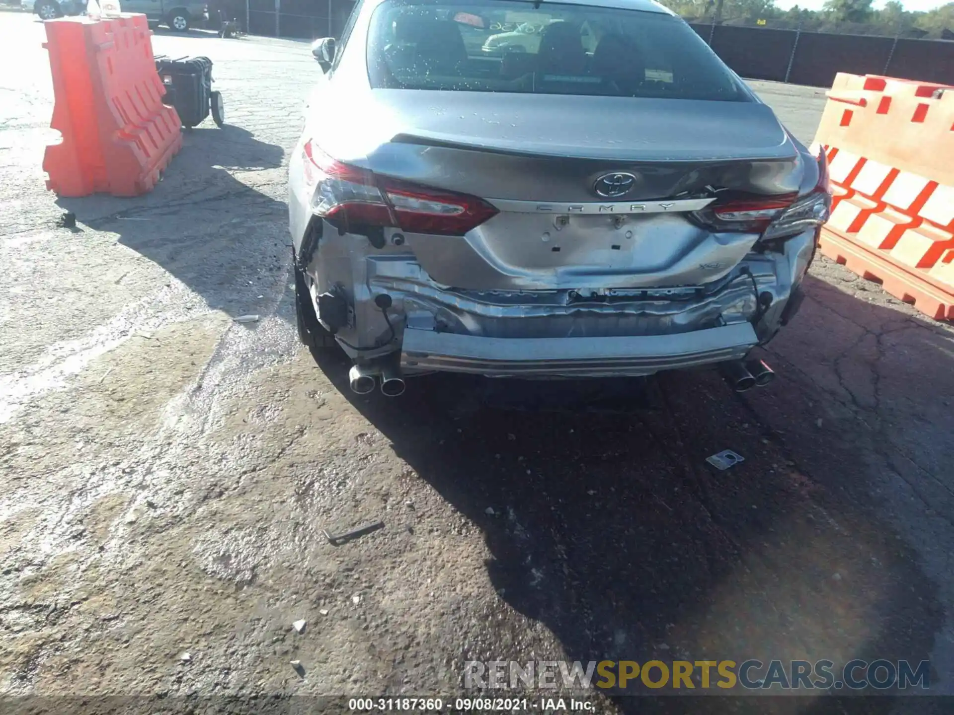 6 Photograph of a damaged car 4T1B61HK7KU771551 TOYOTA CAMRY 2019