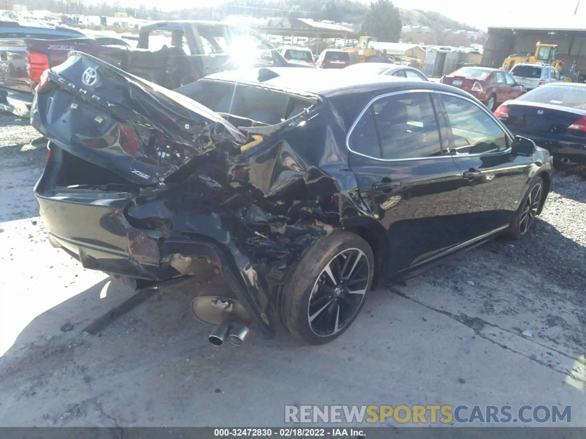 4 Photograph of a damaged car 4T1B61HK7KU773865 TOYOTA CAMRY 2019