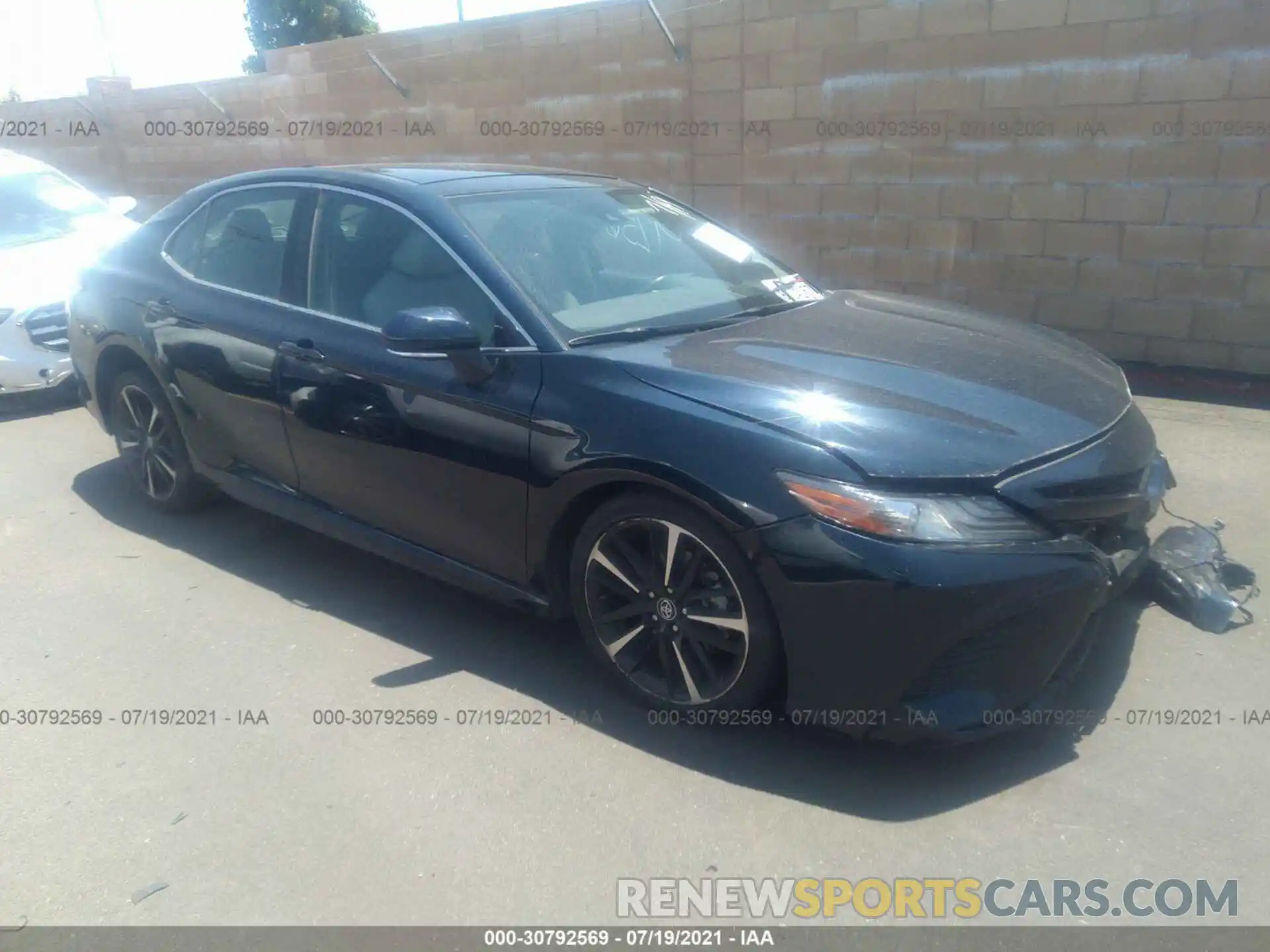 1 Photograph of a damaged car 4T1B61HK7KU774286 TOYOTA CAMRY 2019