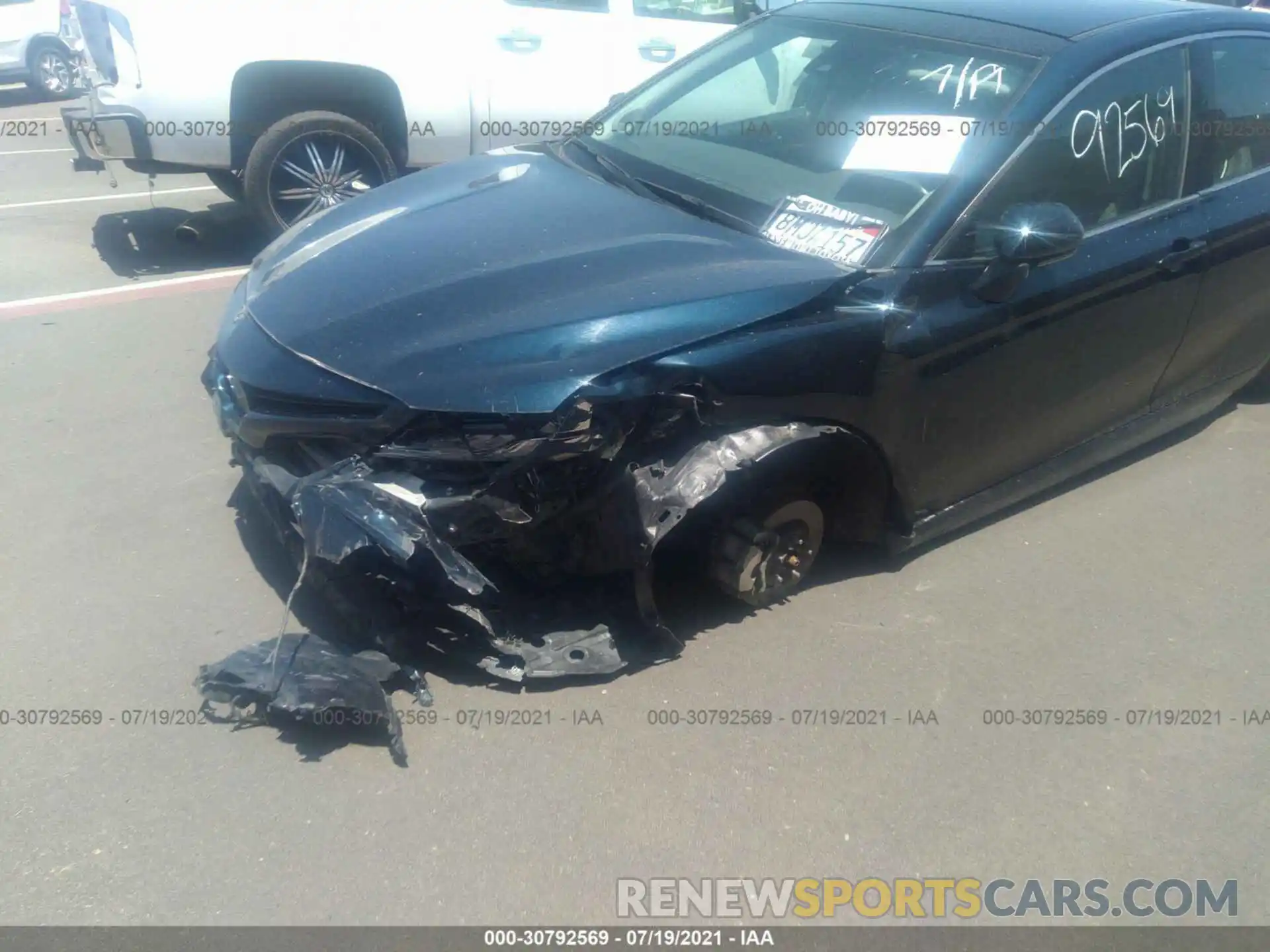 6 Photograph of a damaged car 4T1B61HK7KU774286 TOYOTA CAMRY 2019