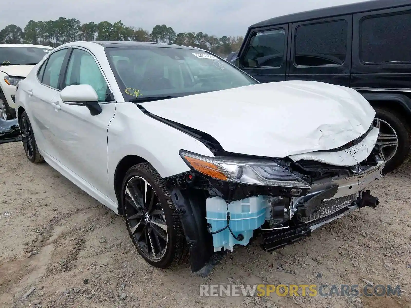 1 Photograph of a damaged car 4T1B61HK7KU775406 TOYOTA CAMRY 2019