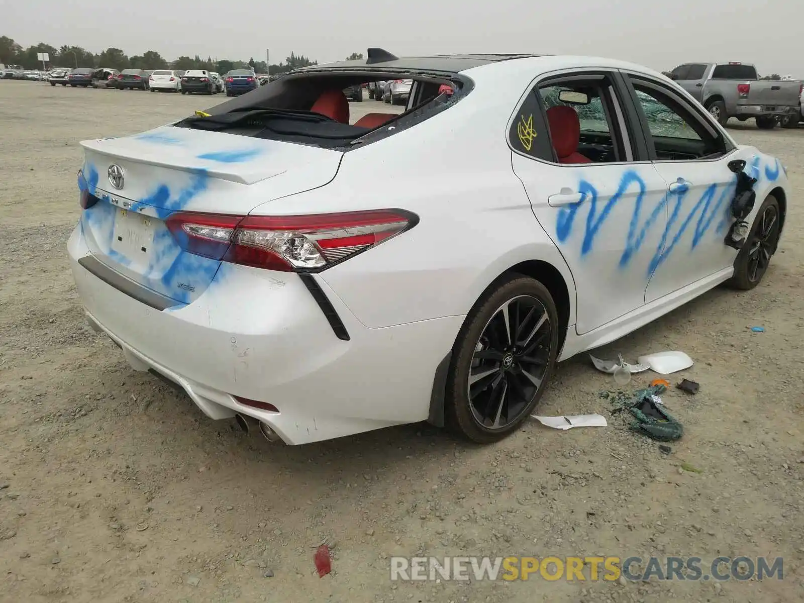 4 Photograph of a damaged car 4T1B61HK7KU781254 TOYOTA CAMRY 2019