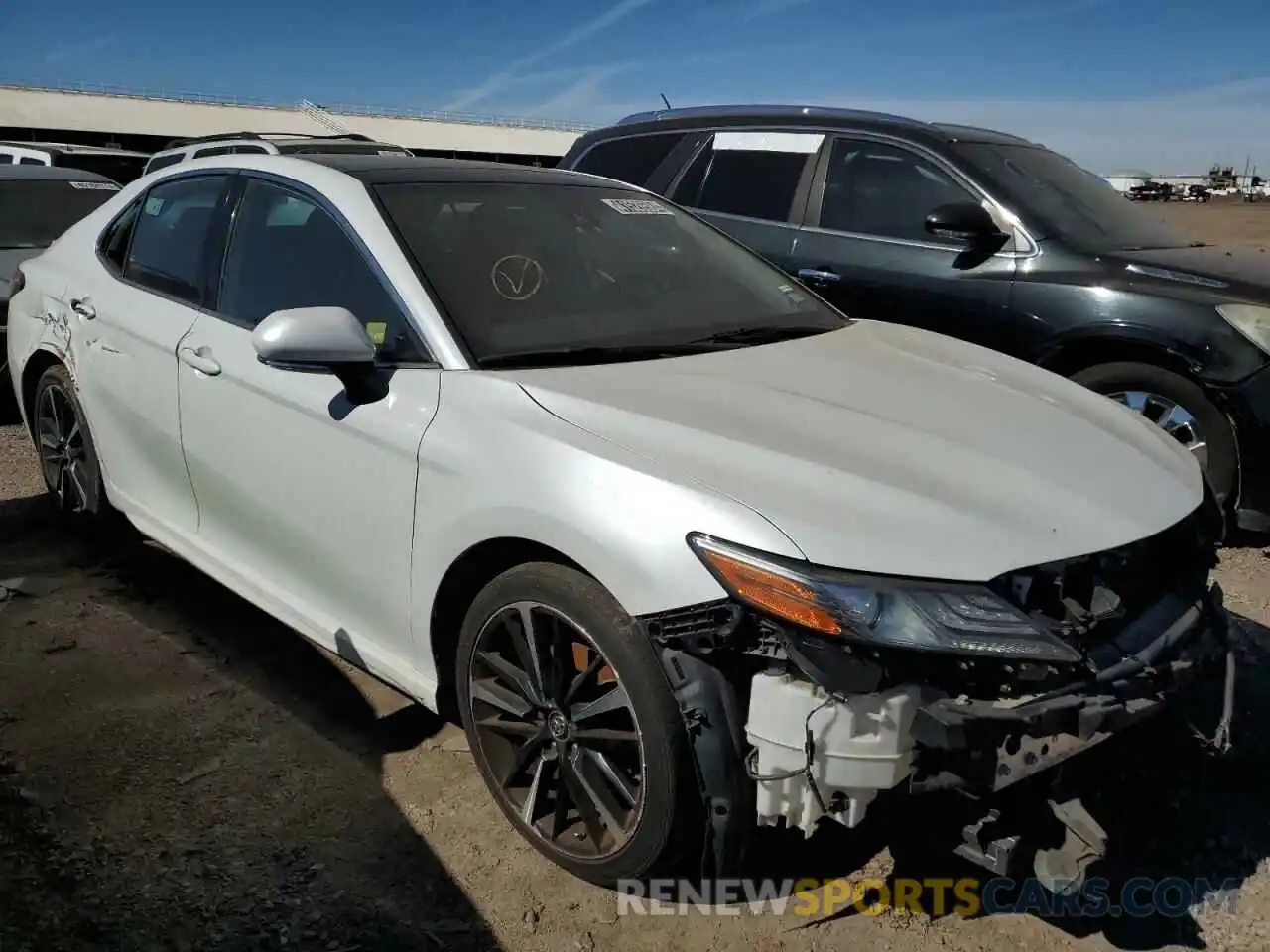 4 Photograph of a damaged car 4T1B61HK7KU797826 TOYOTA CAMRY 2019